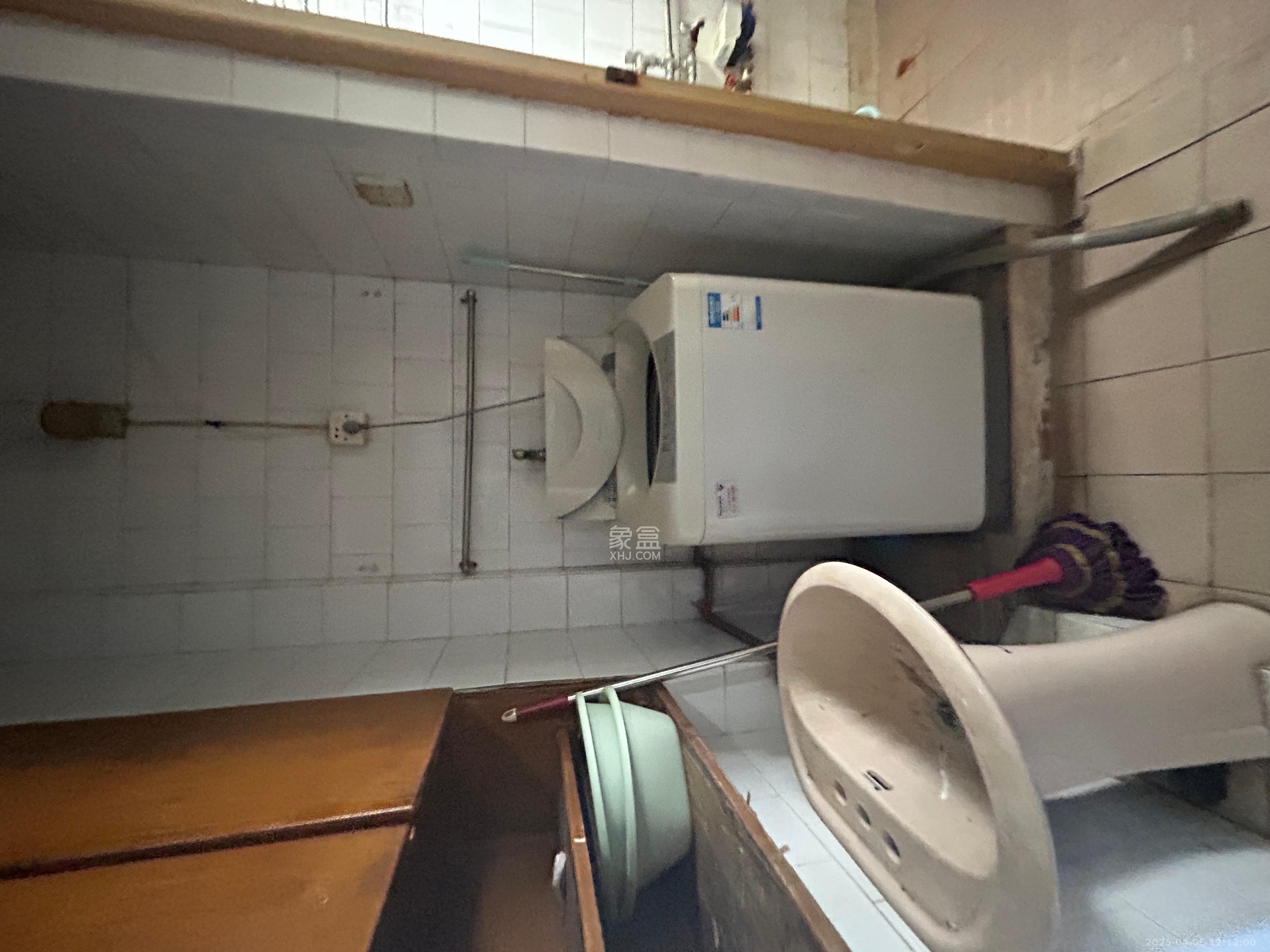 向韶村 2室1厅1卫 1300.0元/月 向韶村 2室1厅1卫 1300.0元/月室内图