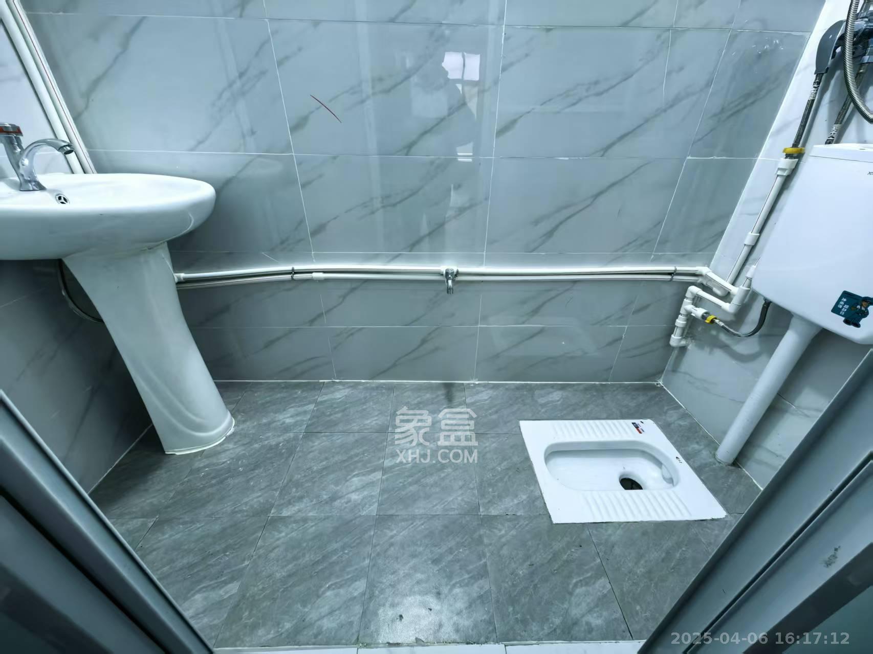 通泰街散盘 4室2厅3卫 3000.0元/月 通泰街散盘 4室2厅3卫 3000.0元/月室内图