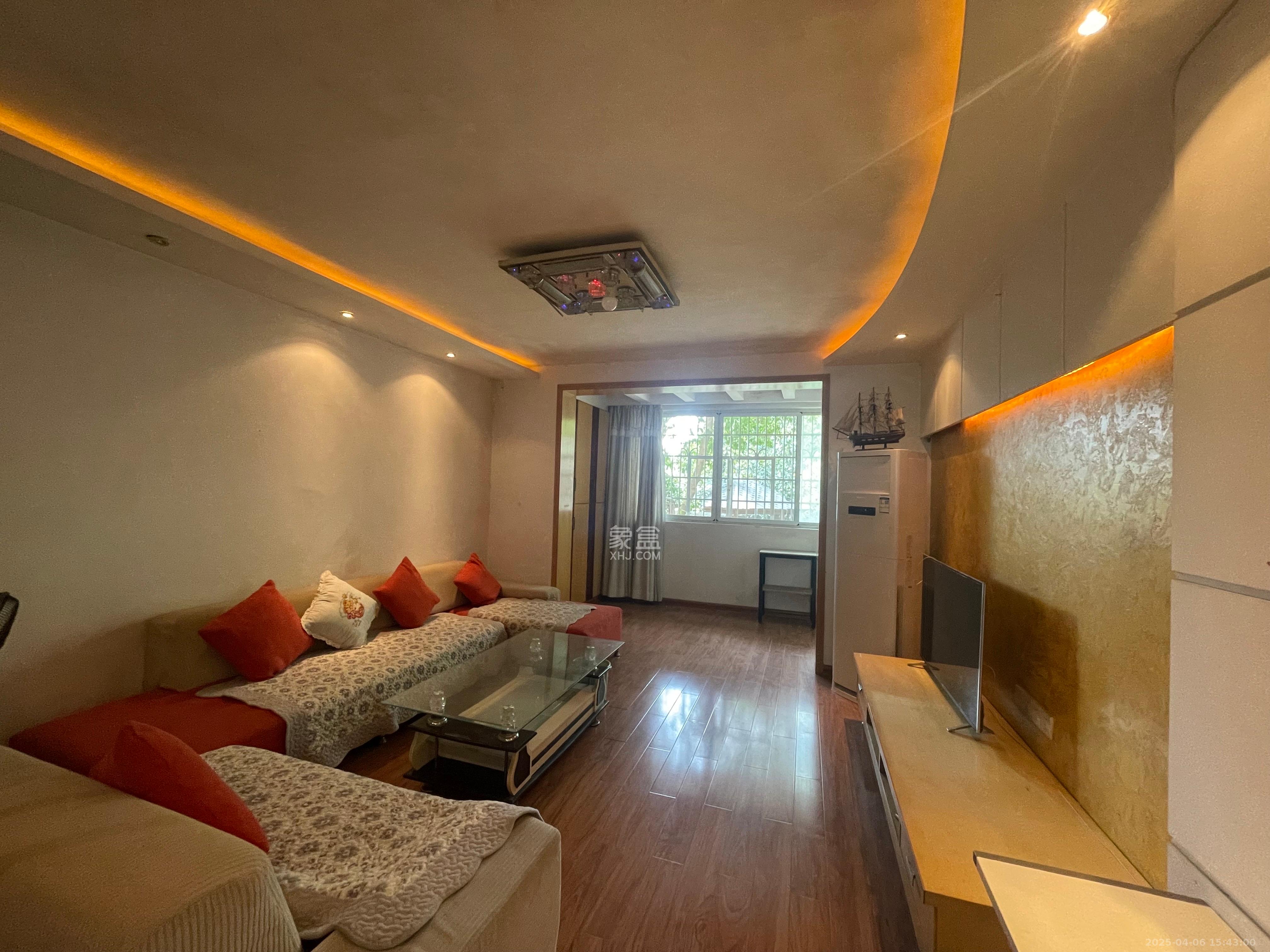 新星小区  3室2厅1卫   2300.00元/月