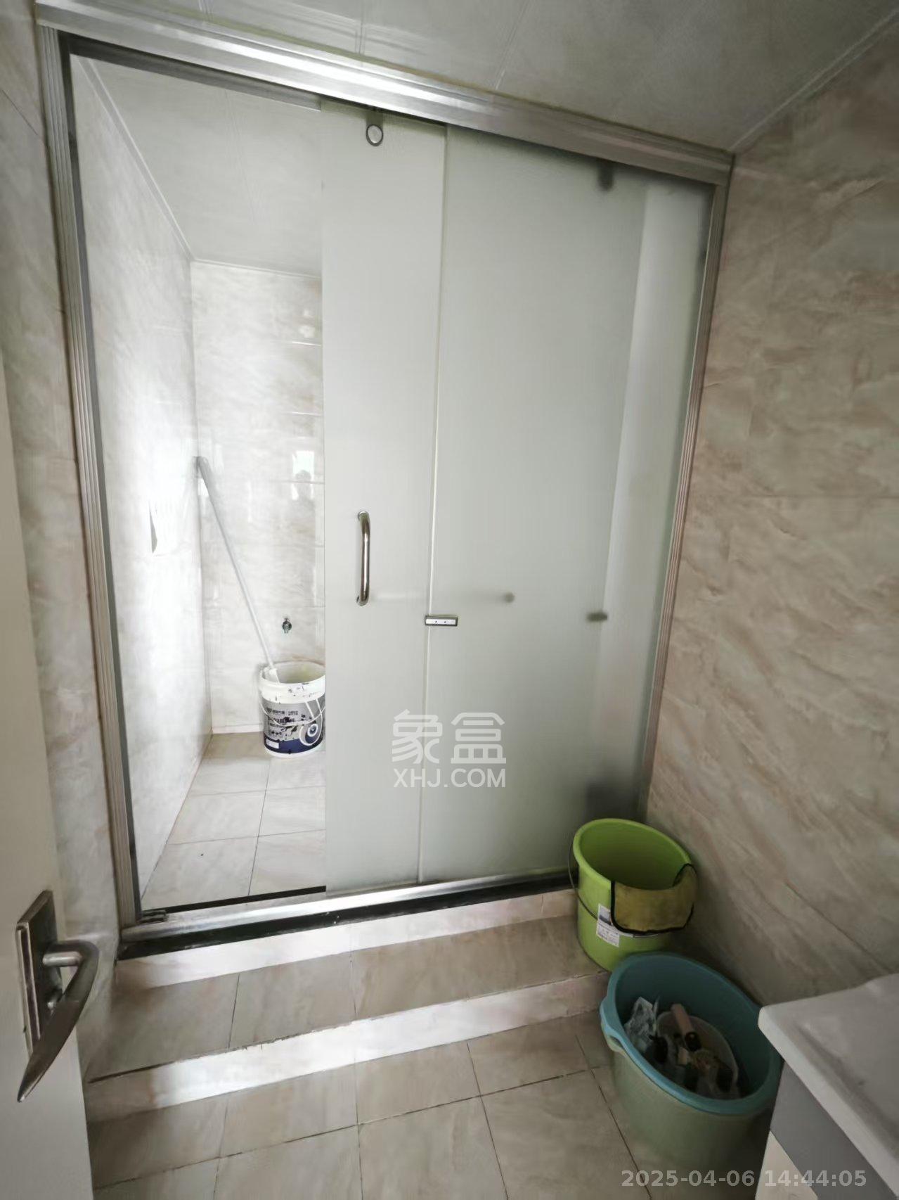 红树湾  1室2厅1卫   2800.00元/月室内图
