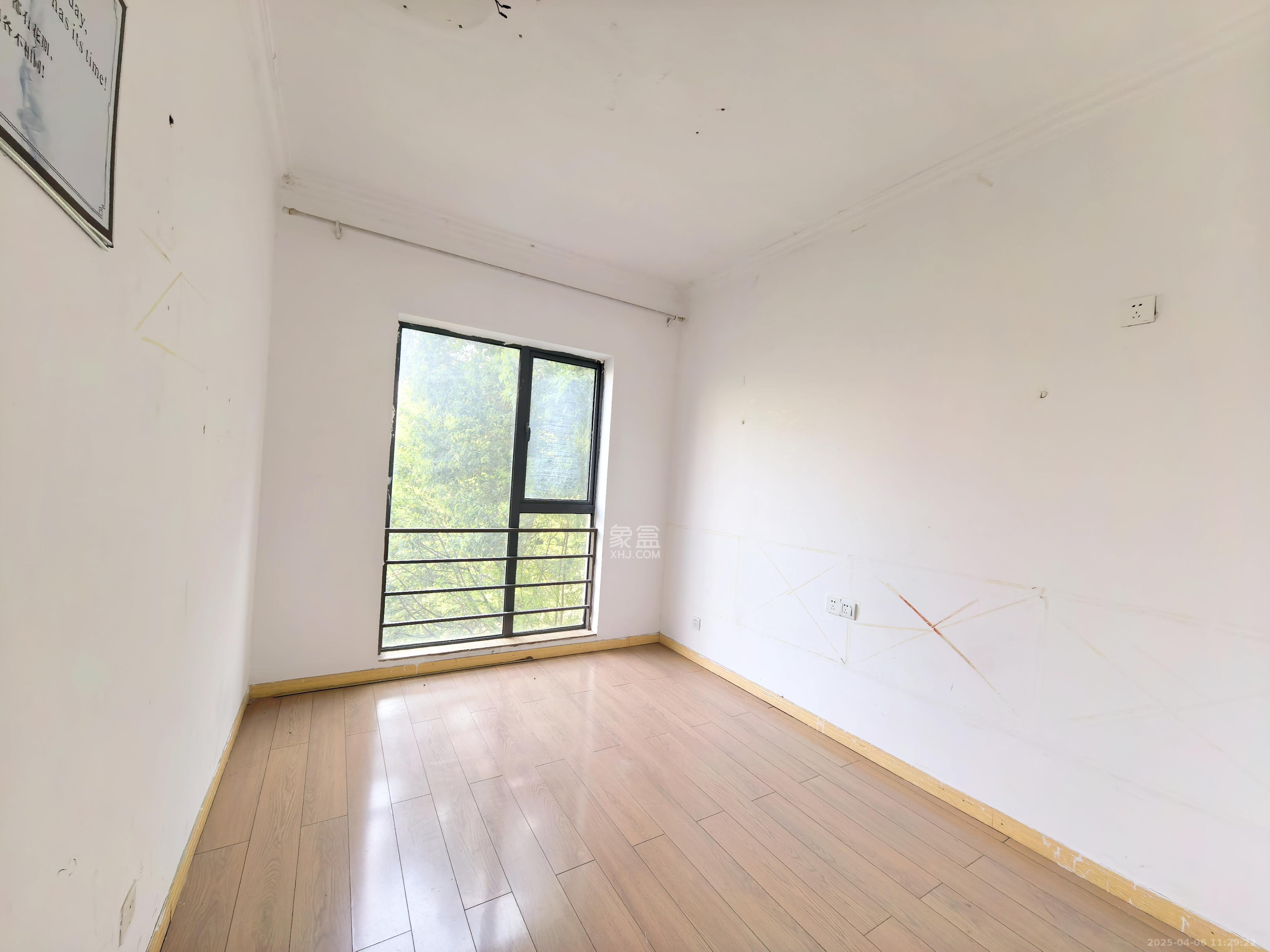 中城丽景香山园 3室2厅2卫 2200.0元/月 中城丽景香山园 3室2厅2卫 2200.0元/月室内图