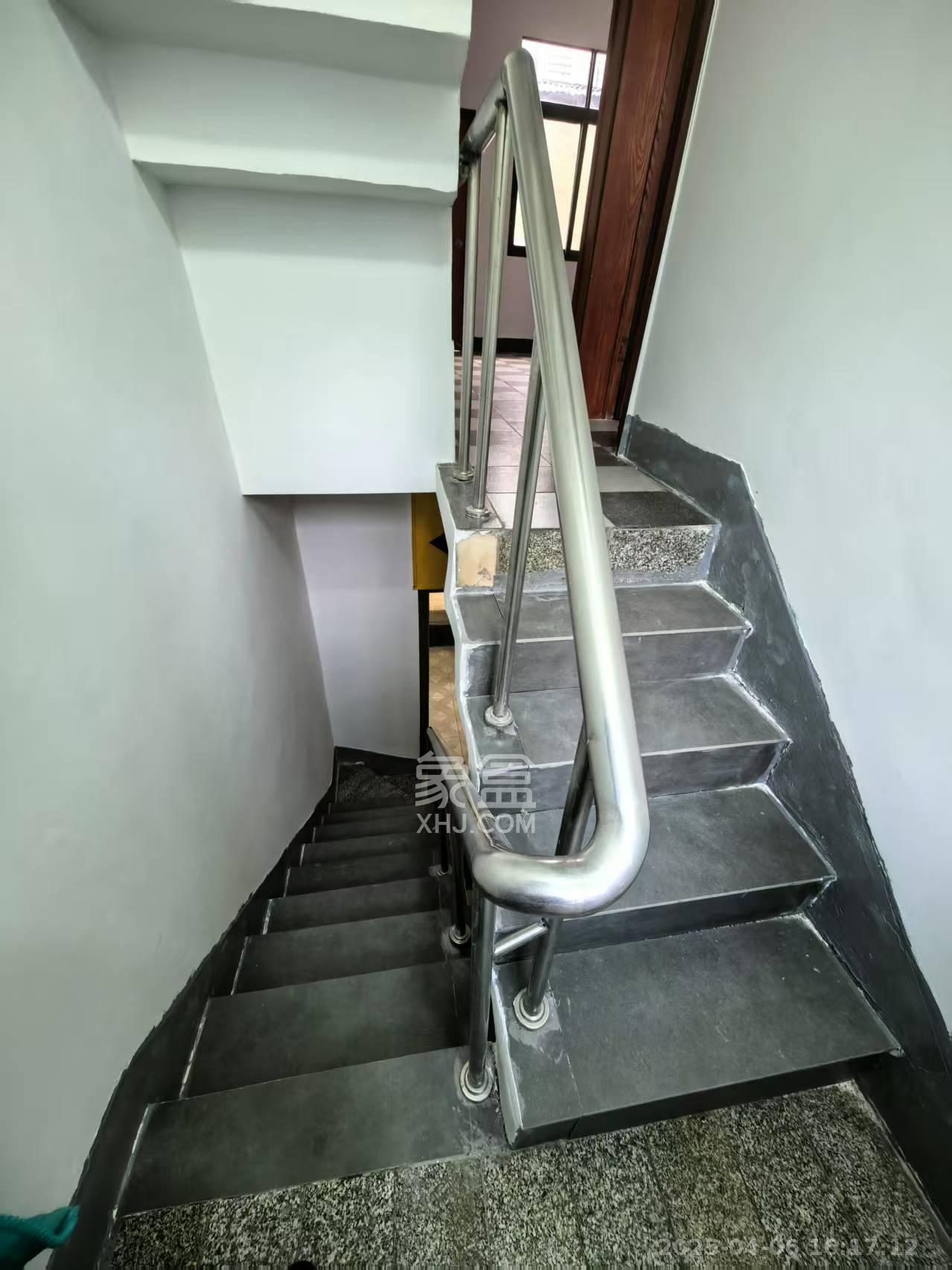 通泰街散盘 4室2厅3卫 3000.0元/月 通泰街散盘 4室2厅3卫 3000.0元/月室内图