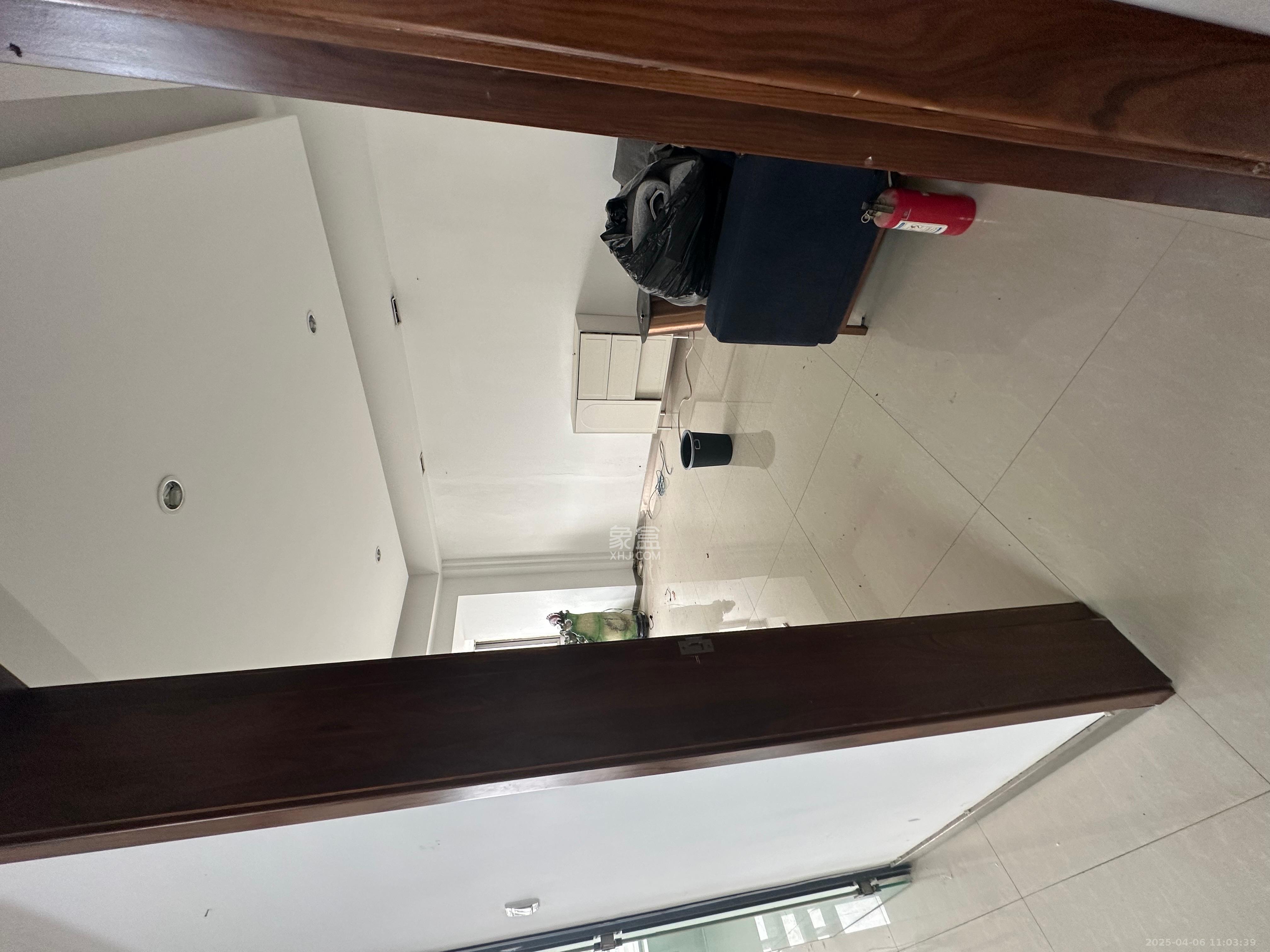 摩天一号 1室1厅1卫 10000.0元/月 摩天一号 1室1厅1卫 10000.0元/月室内图