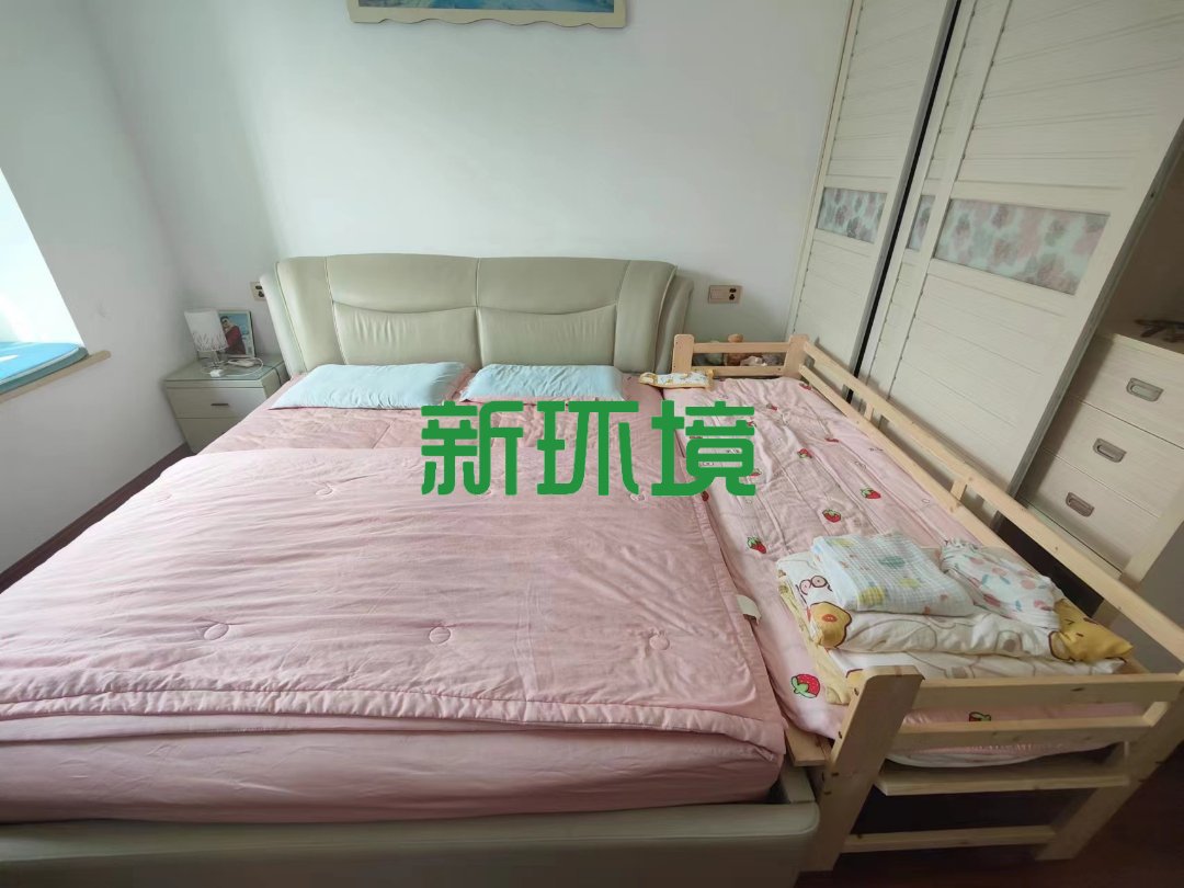 丽景天下一期  3室2厅1卫   69.80万客厅