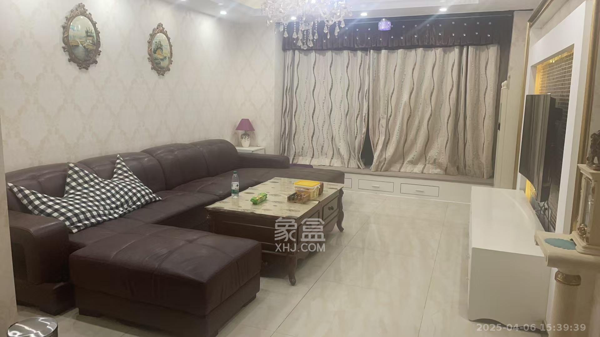 翡翠云天 3室2厅1卫 3200.0元/月 翡翠云天 3室2厅1卫 3200.0元/月室内图