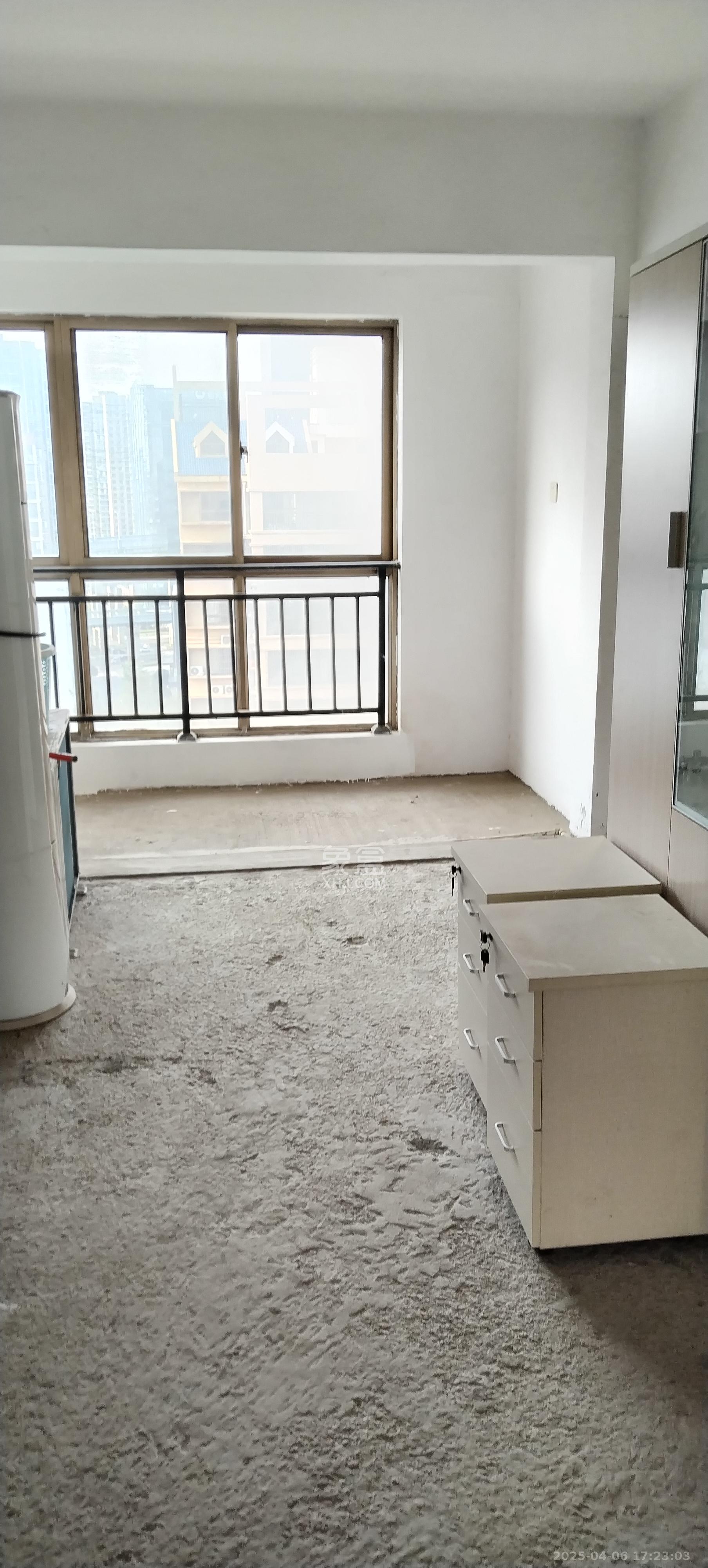 中天瑞景  3室2厅2卫    1900.0元/月 中天瑞景  3室2厅2卫    1900.0元/月室内图1