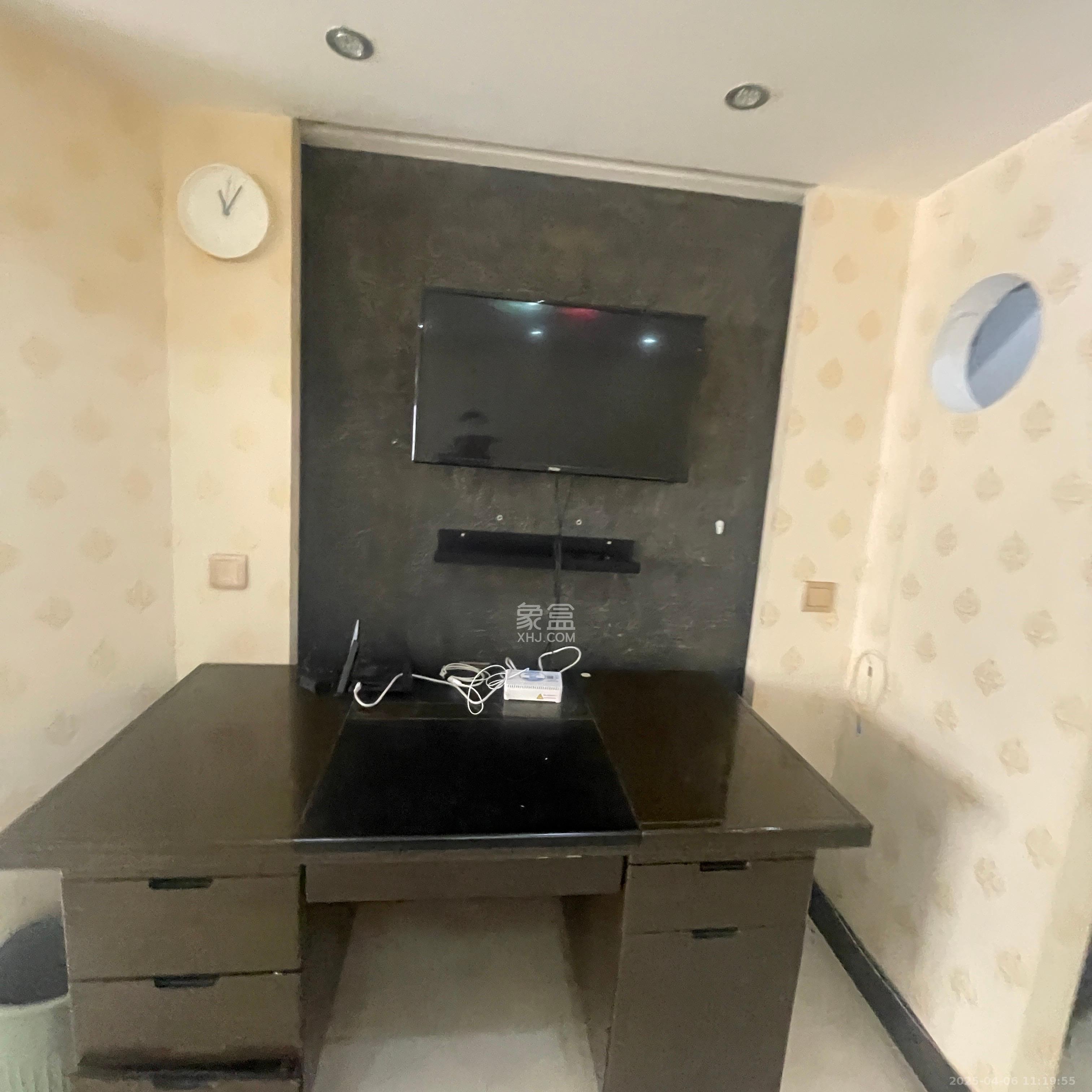 宏景名厦  3室1厅2卫   3100.00元/月室内图