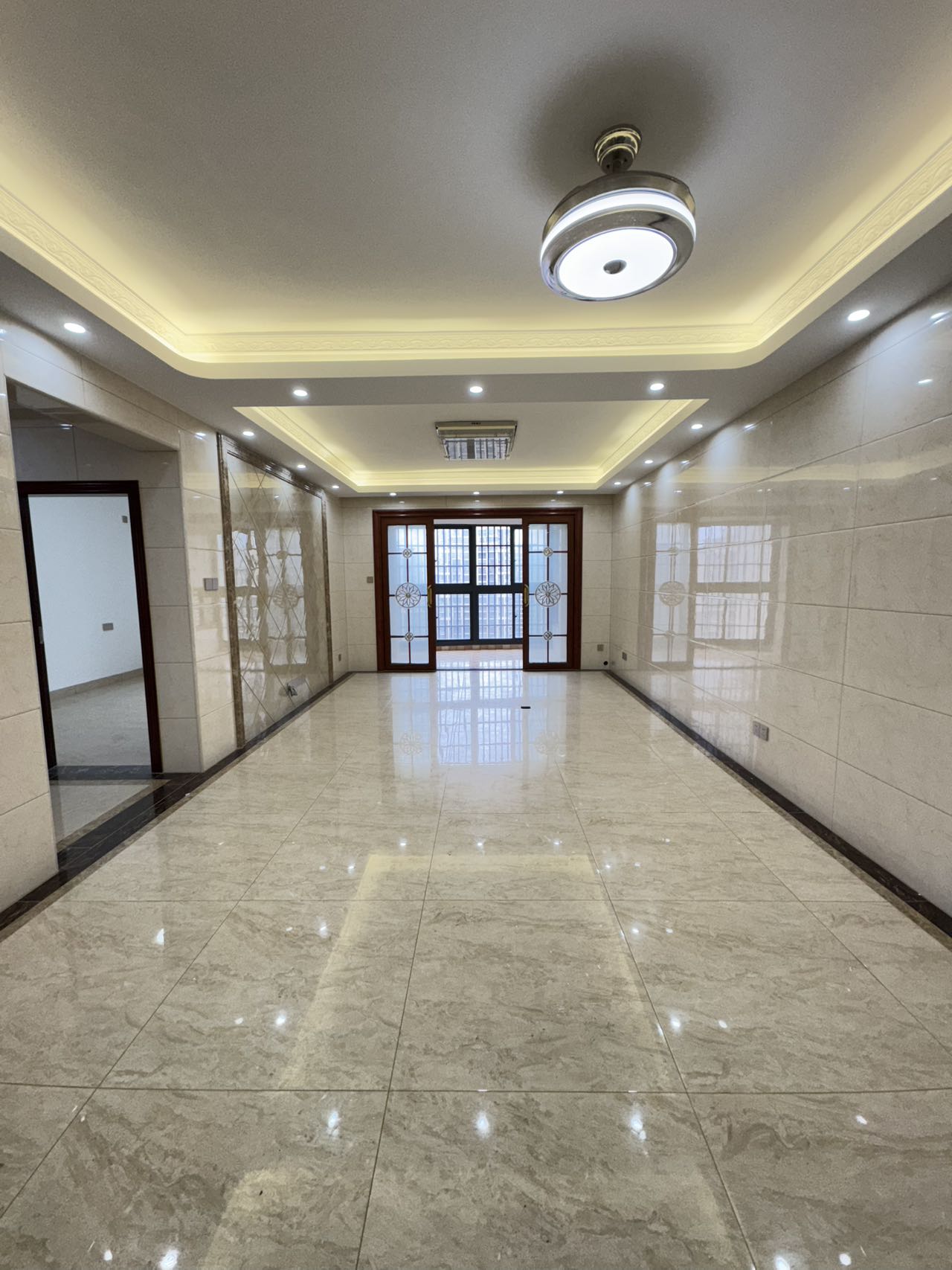 五源河公寓B区 3室2厅2卫 185.0万 五源河公寓B区 3室2厅2卫 185.0万室内图