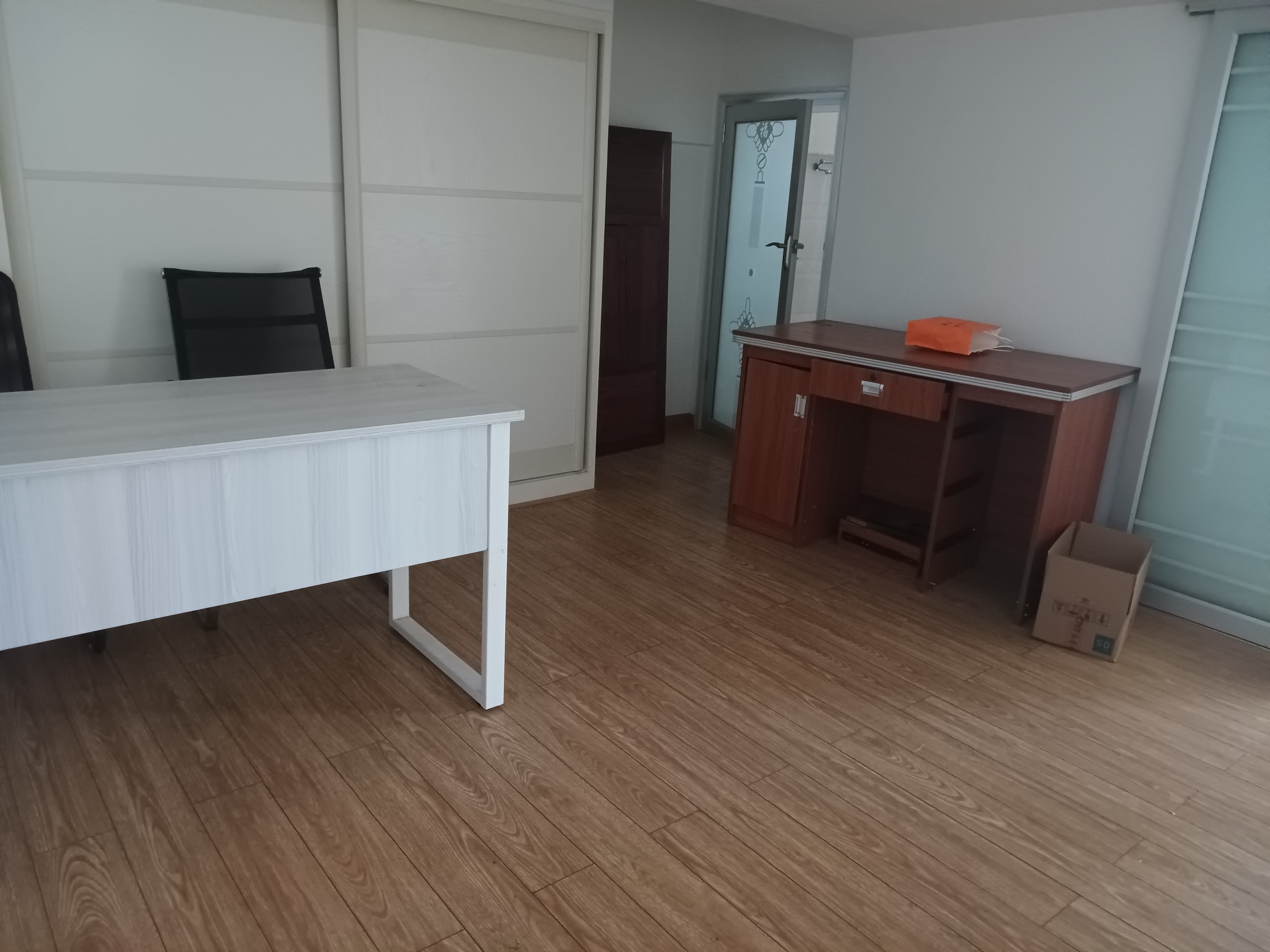 中建国际大厦  2室2厅2卫   2200.00元/月室内图