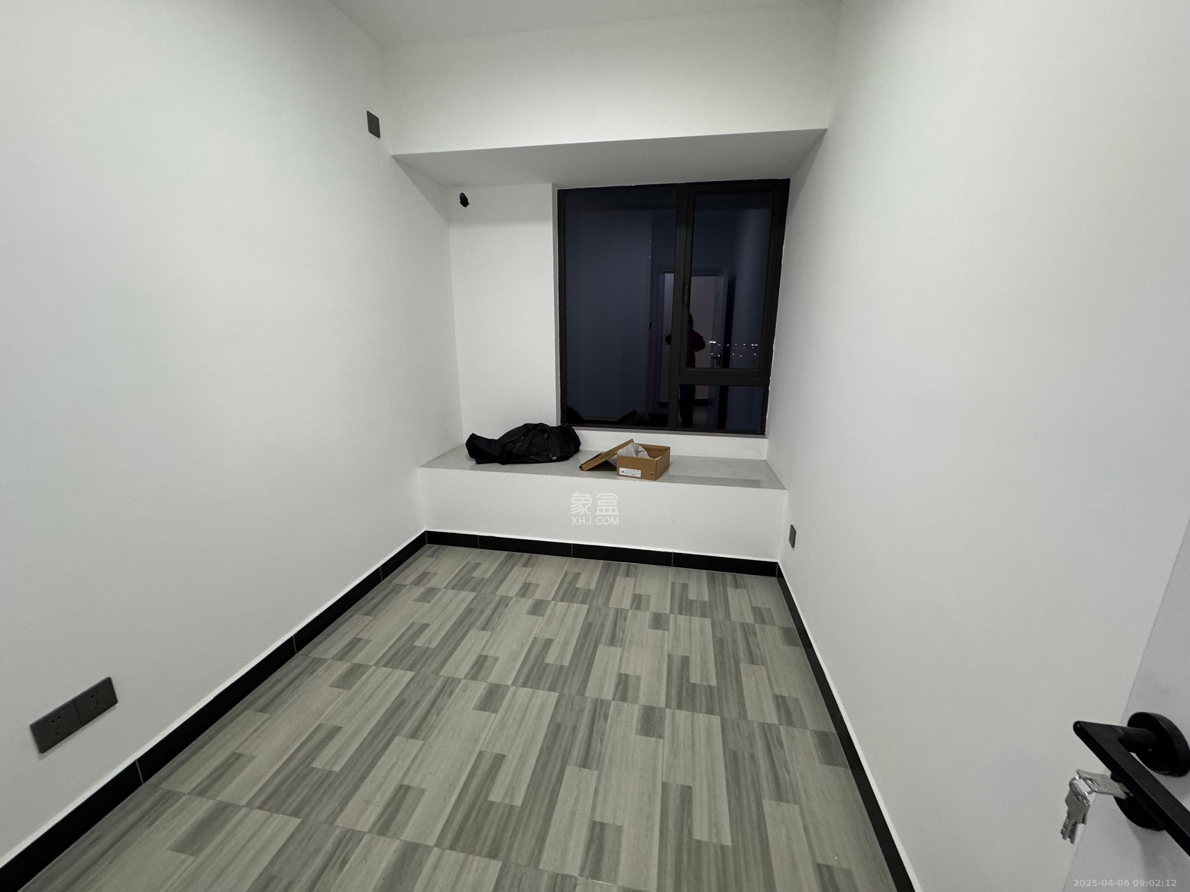 美的莲城首府  4室2厅2卫   2000.00元/月室内图