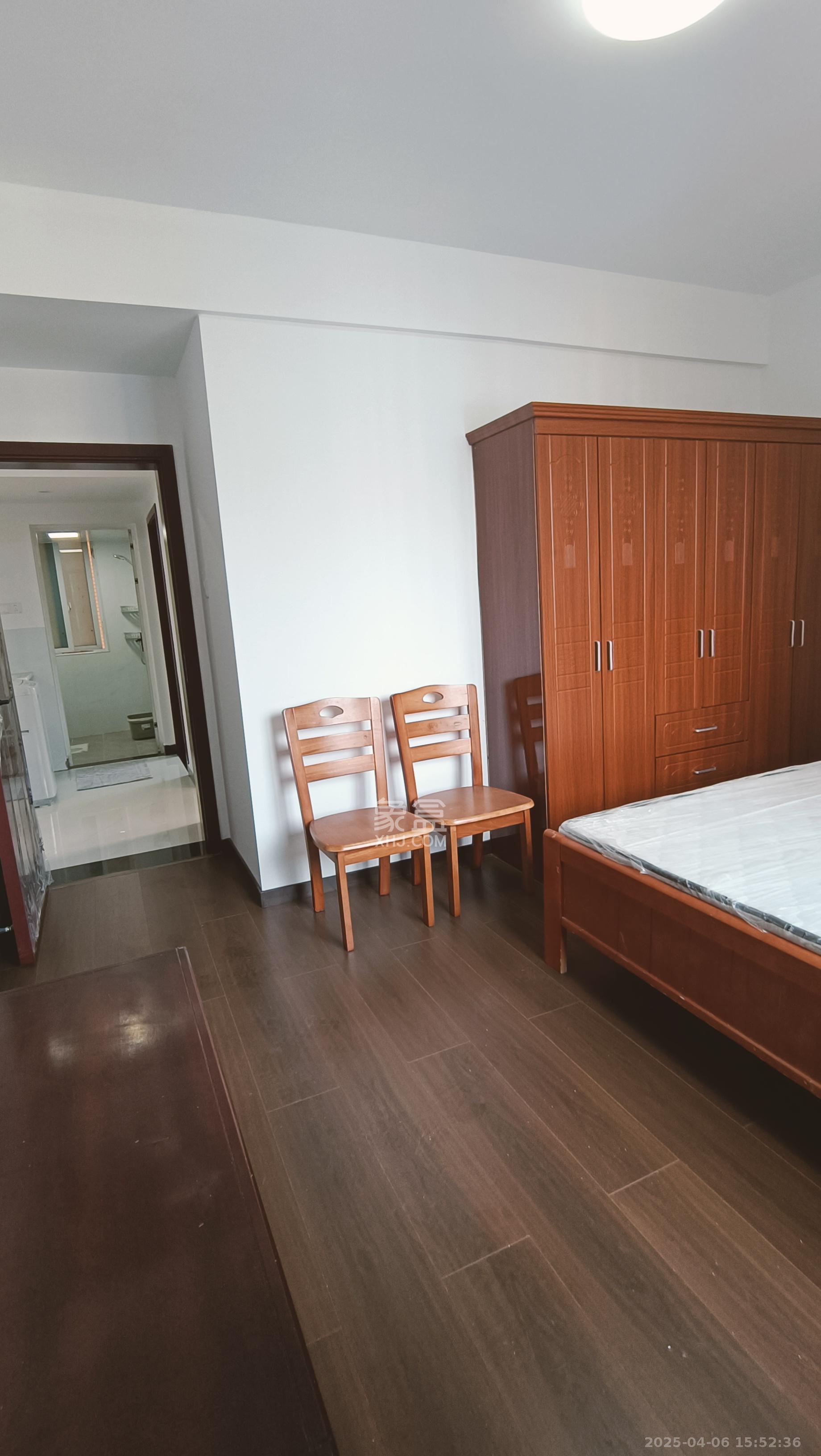 谷山庭院二期  3室2厅1卫   2200.00元/月室内图
