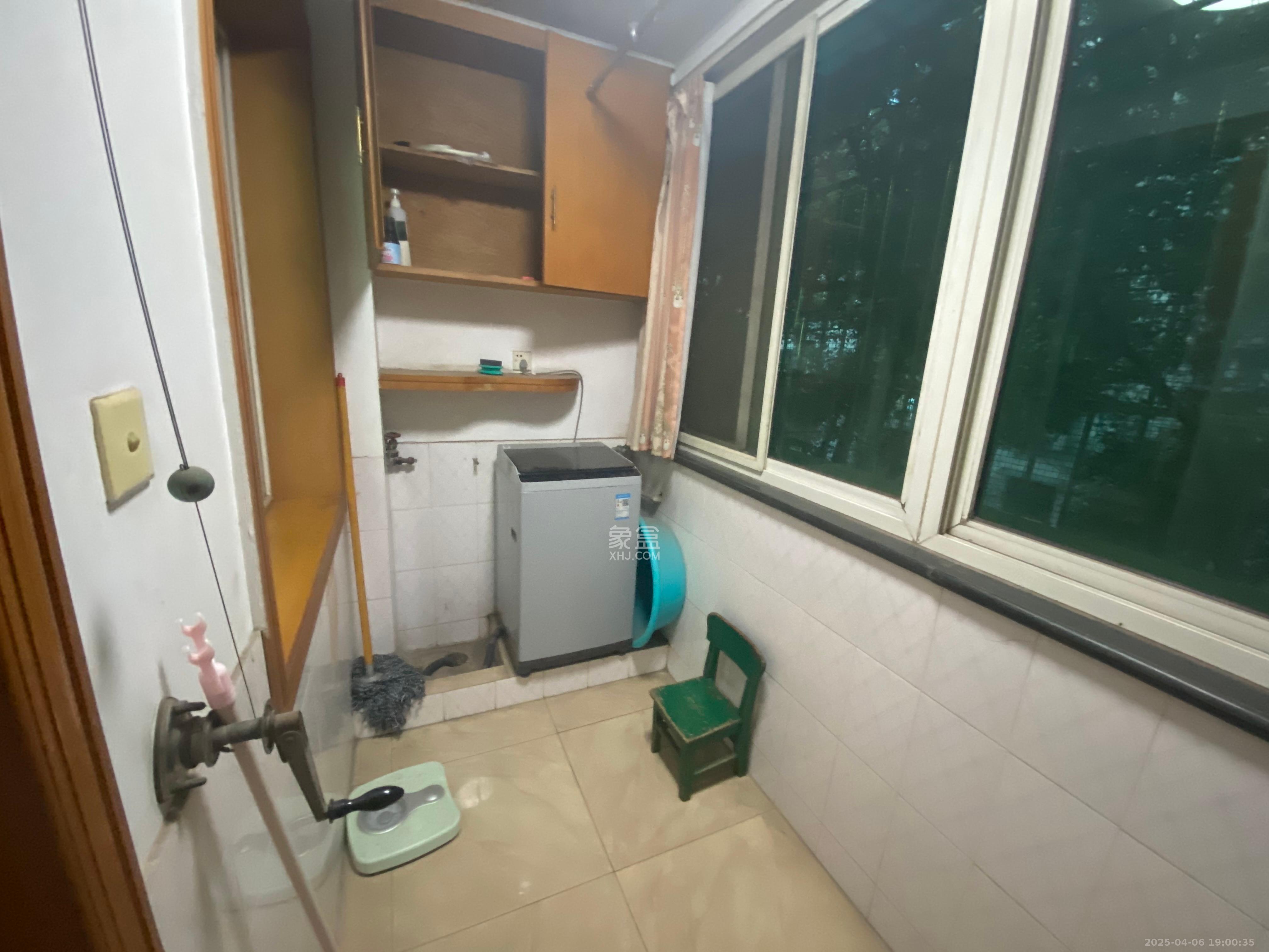 桔园小区1-8片 2室1厅1卫 1300.0元/月 桔园小区1-8片 2室1厅1卫 1300.0元/月室内图