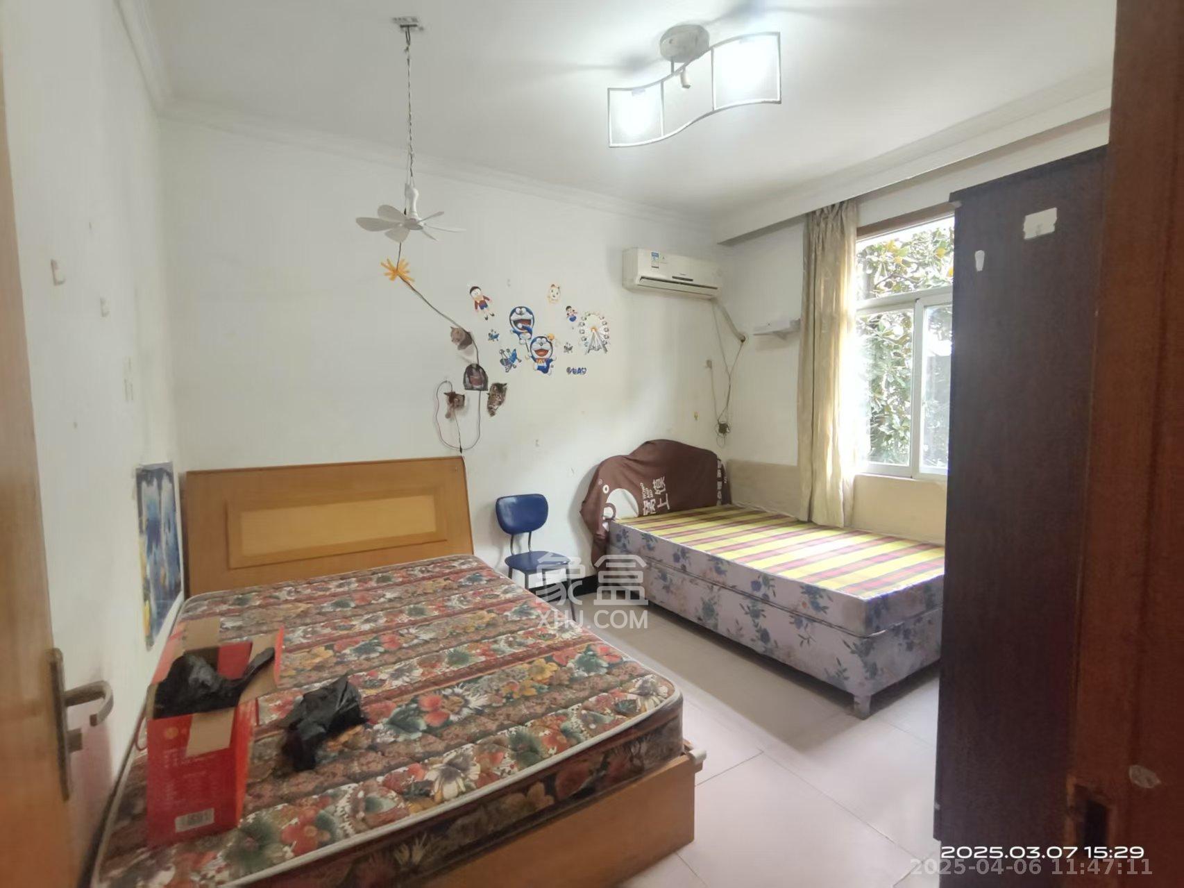 电位器厂宿舍 3室2厅1卫 1400.0元/月 电位器厂宿舍 3室2厅1卫 1400.0元/月室内图