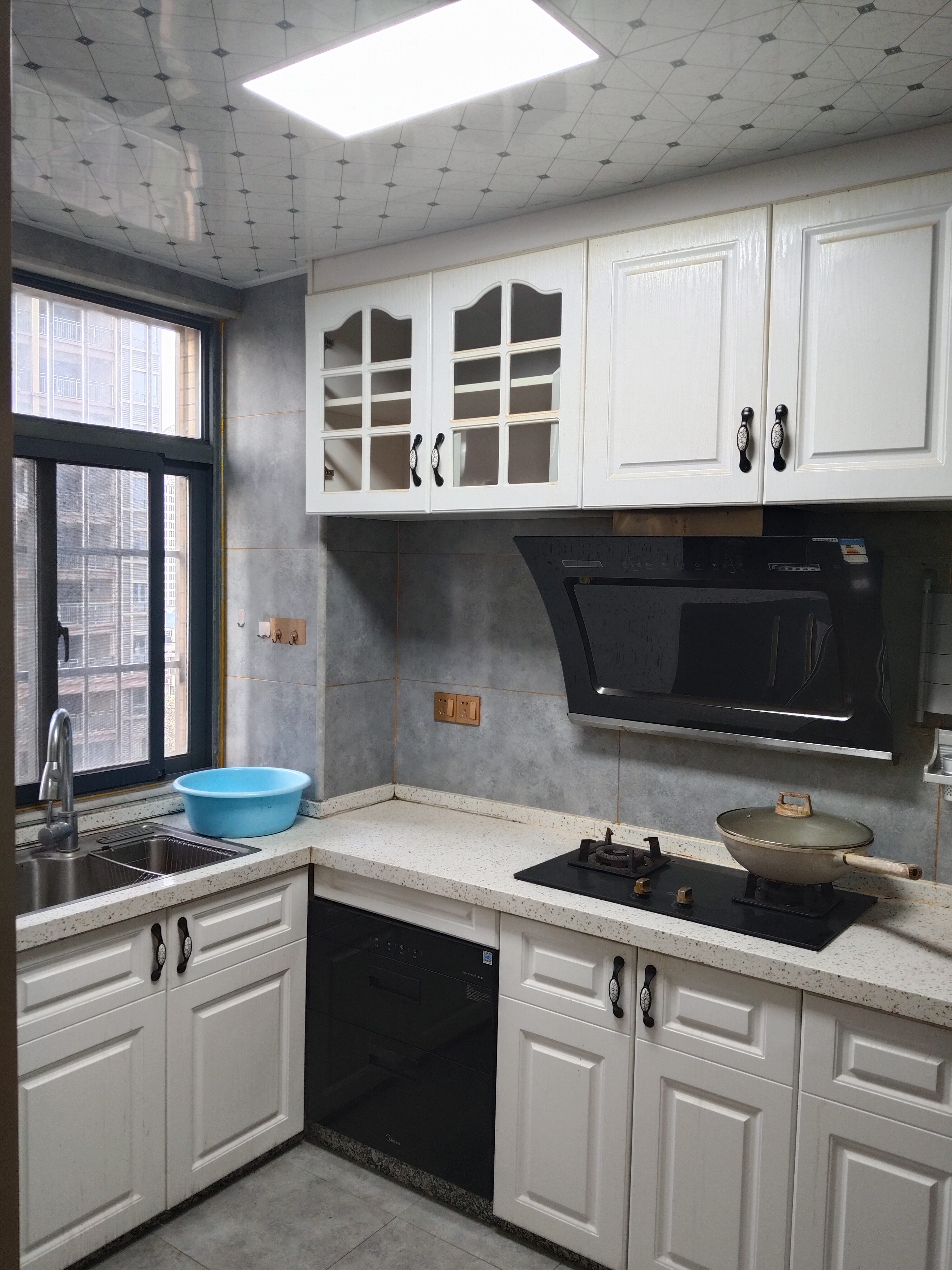 幸福香颂 3室2厅2卫 2000.0元/月 幸福香颂 3室2厅2卫 2000.0元/月室内图