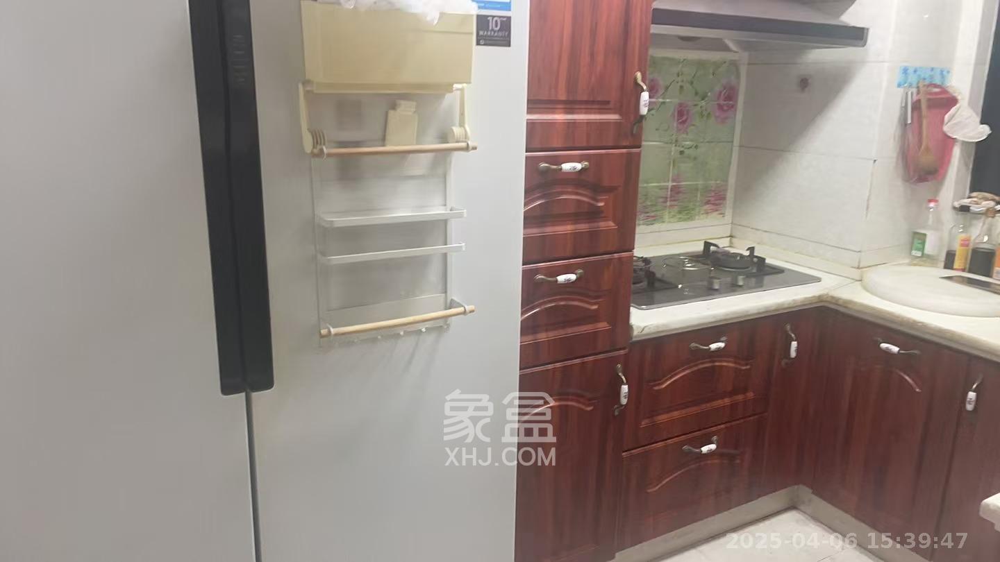 翡翠云天 3室2厅1卫 3200.0元/月 翡翠云天 3室2厅1卫 3200.0元/月室内图