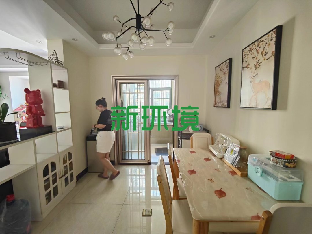 丽景天下一期  3室2厅1卫   69.80万客厅