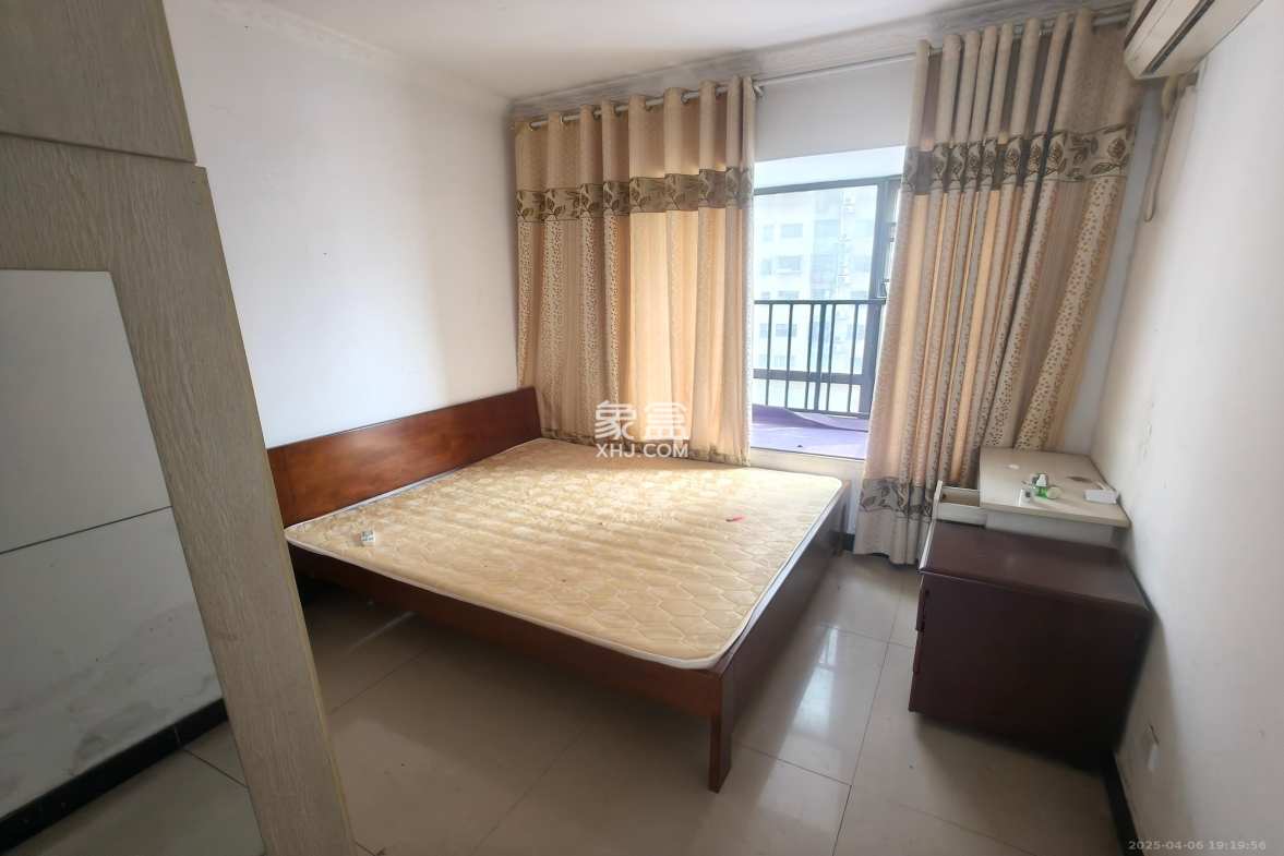 中国铁建国际城一期  2室1厅1卫    1300.0元/月 中国铁建国际城一期  2室1厅1卫    1300.0元/月室内图