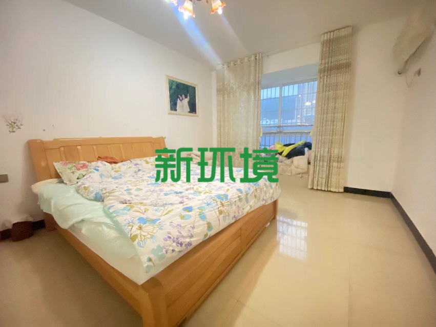 澧园金丰  3室2厅2卫   81.80万客厅