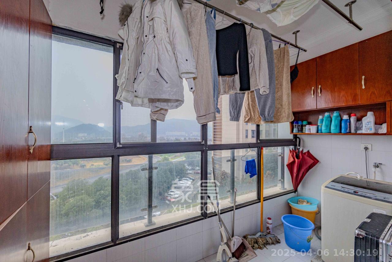 达美D6区  3室2厅2卫    2800.0元/月室内图