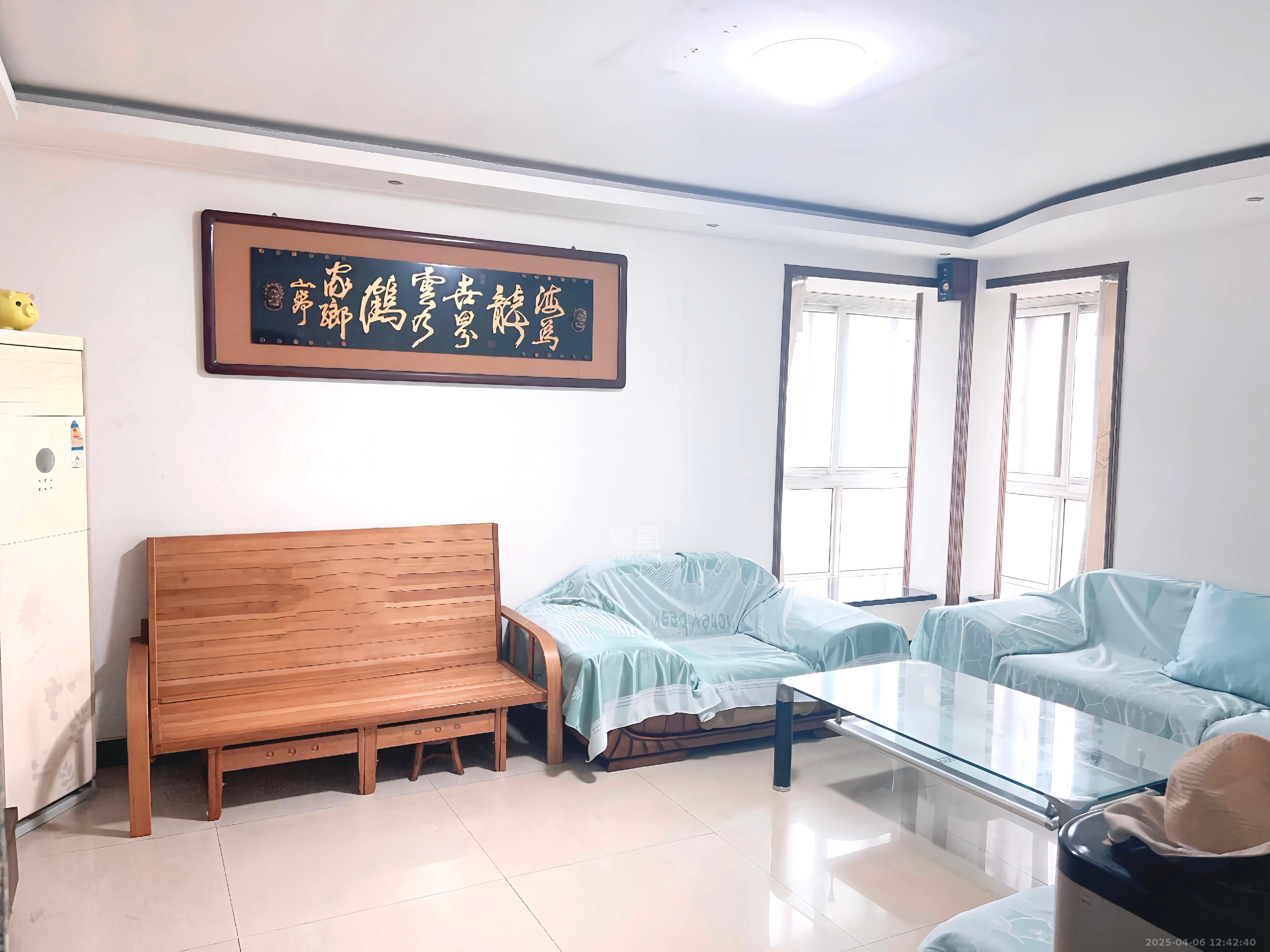 星城名典  3室2厅1卫   1900.00元/月室内图