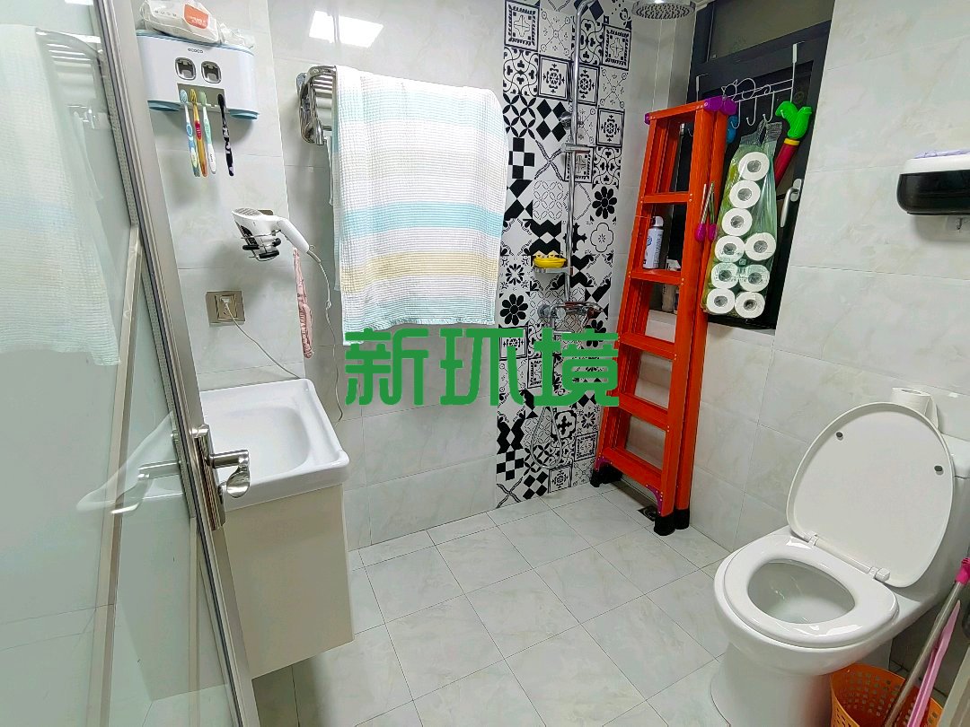 山水印象  3室2厅1卫   99.00万客厅