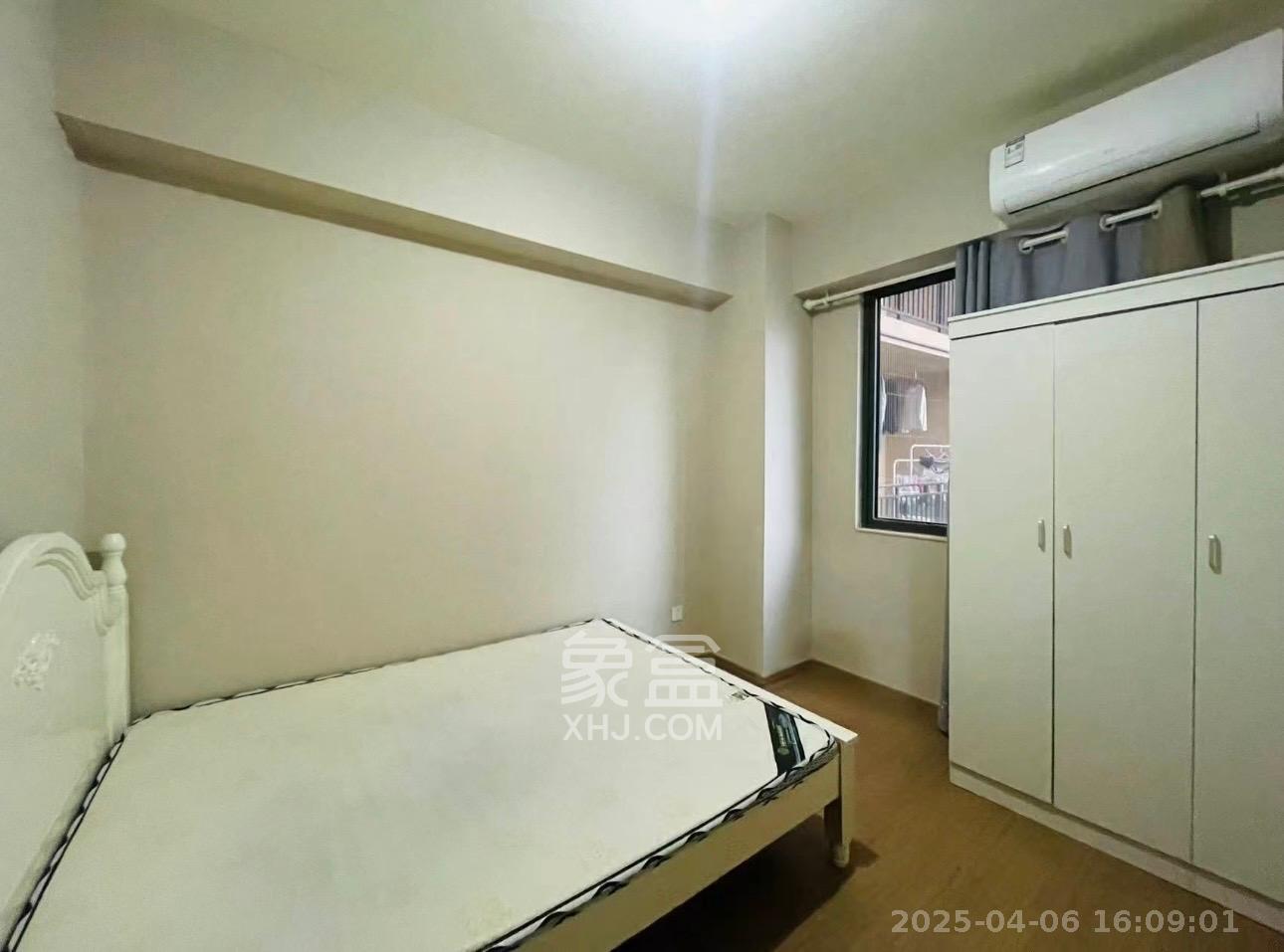麓谷小镇  3室1厅1卫   2300.00元/月室内图
