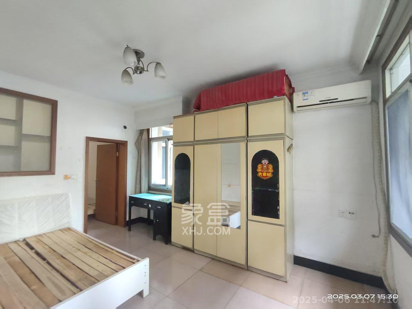 电位器厂宿舍 3室2厅1卫 1400.0元/月 电位器厂宿舍 3室2厅1卫 1400.0元/月室内图