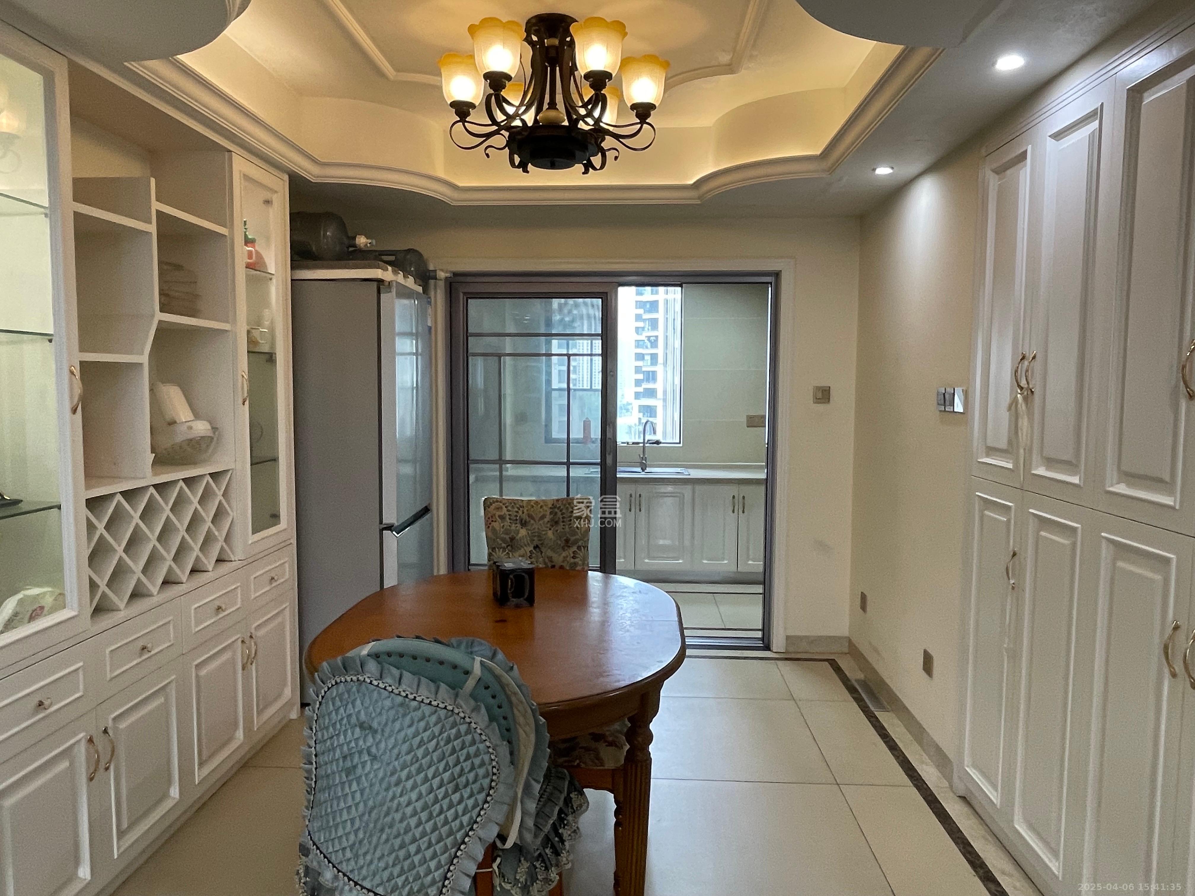 中海梅溪湖壹号 3室2厅2卫 3000.0元/月 中海梅溪湖壹号 3室2厅2卫 3000.0元/月室内图