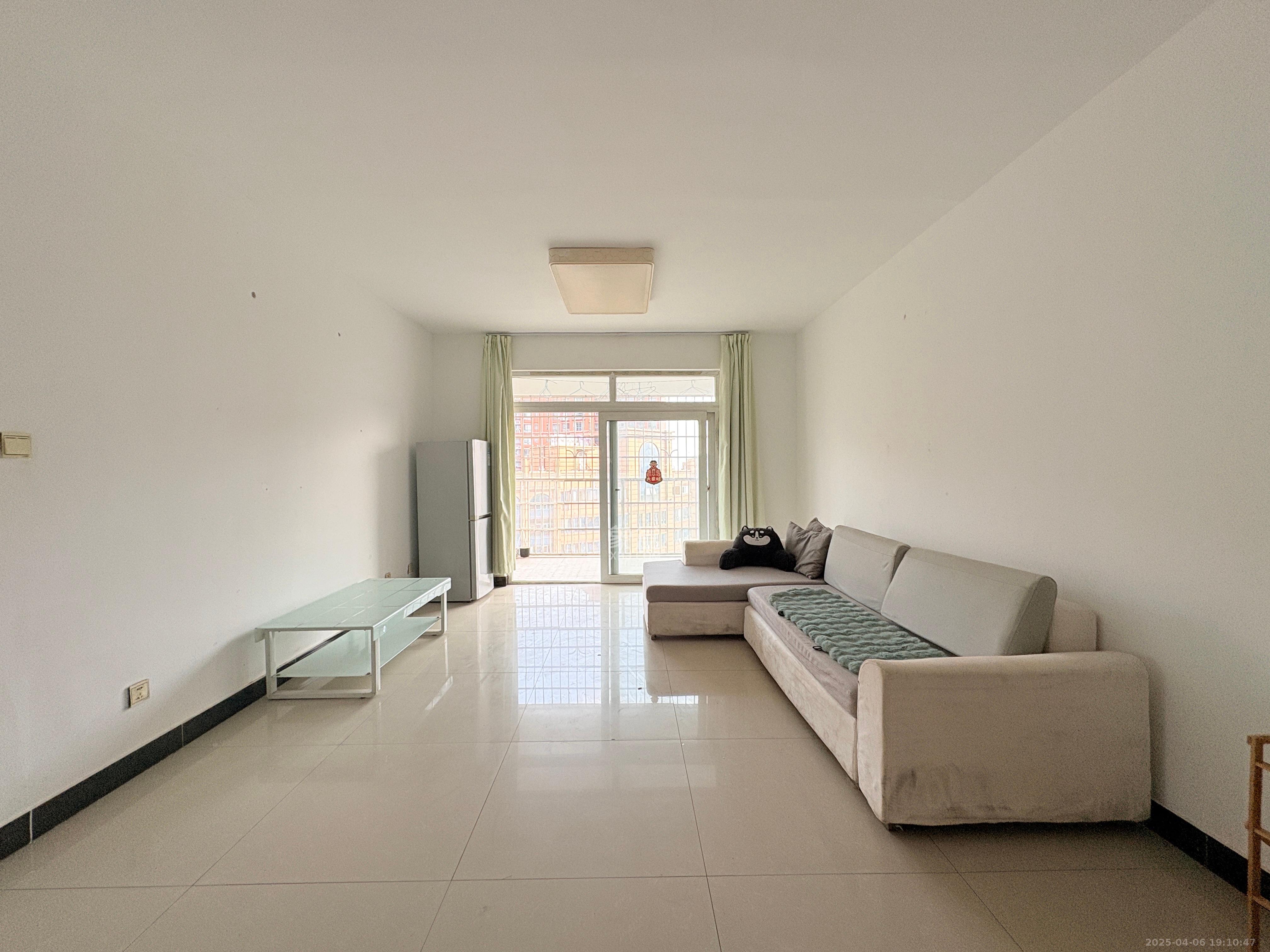 明天一城 1室2厅1卫 1350.0元/月 明天一城 1室2厅1卫 1350.0元/月室内图