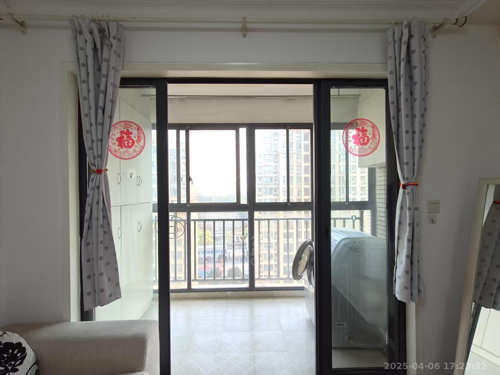 恒瑞雅园 2室2厅1卫 1700.0元/月 恒瑞雅园 2室2厅1卫 1700.0元/月室内图