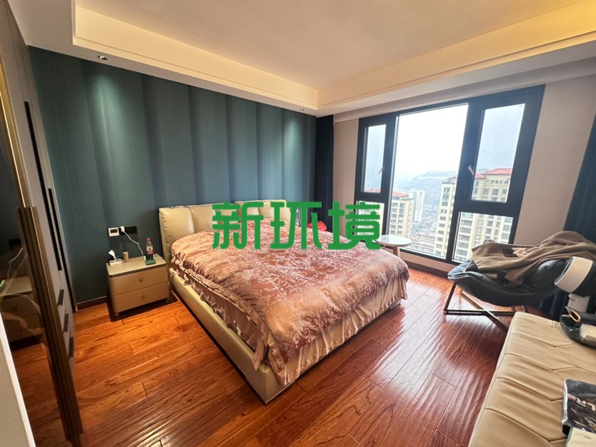 丽景天下二期  4室2厅2卫    123.0万客厅