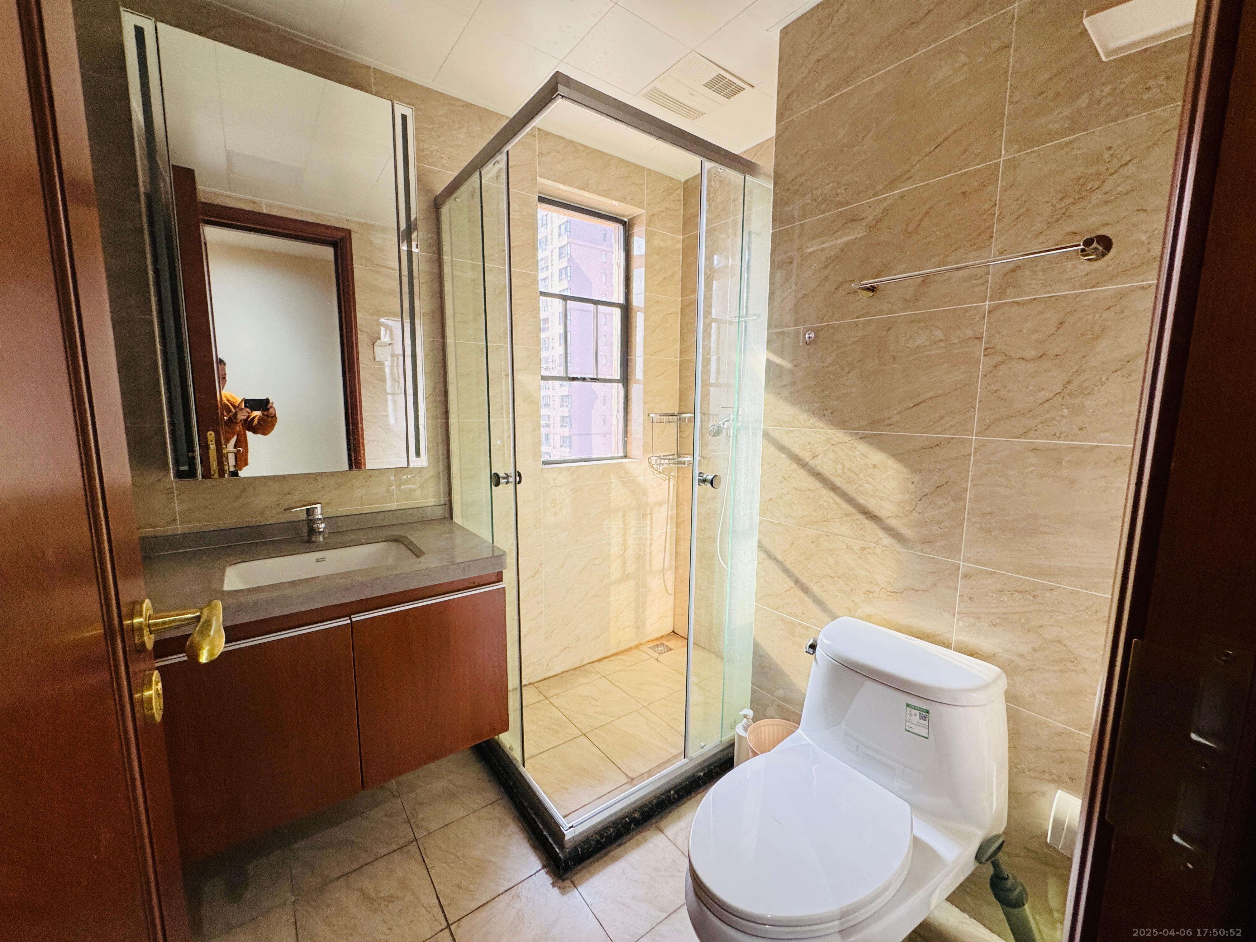 恒大华府 3室2厅1卫 2300.0元/月 恒大华府 3室2厅1卫 2300.0元/月室内图