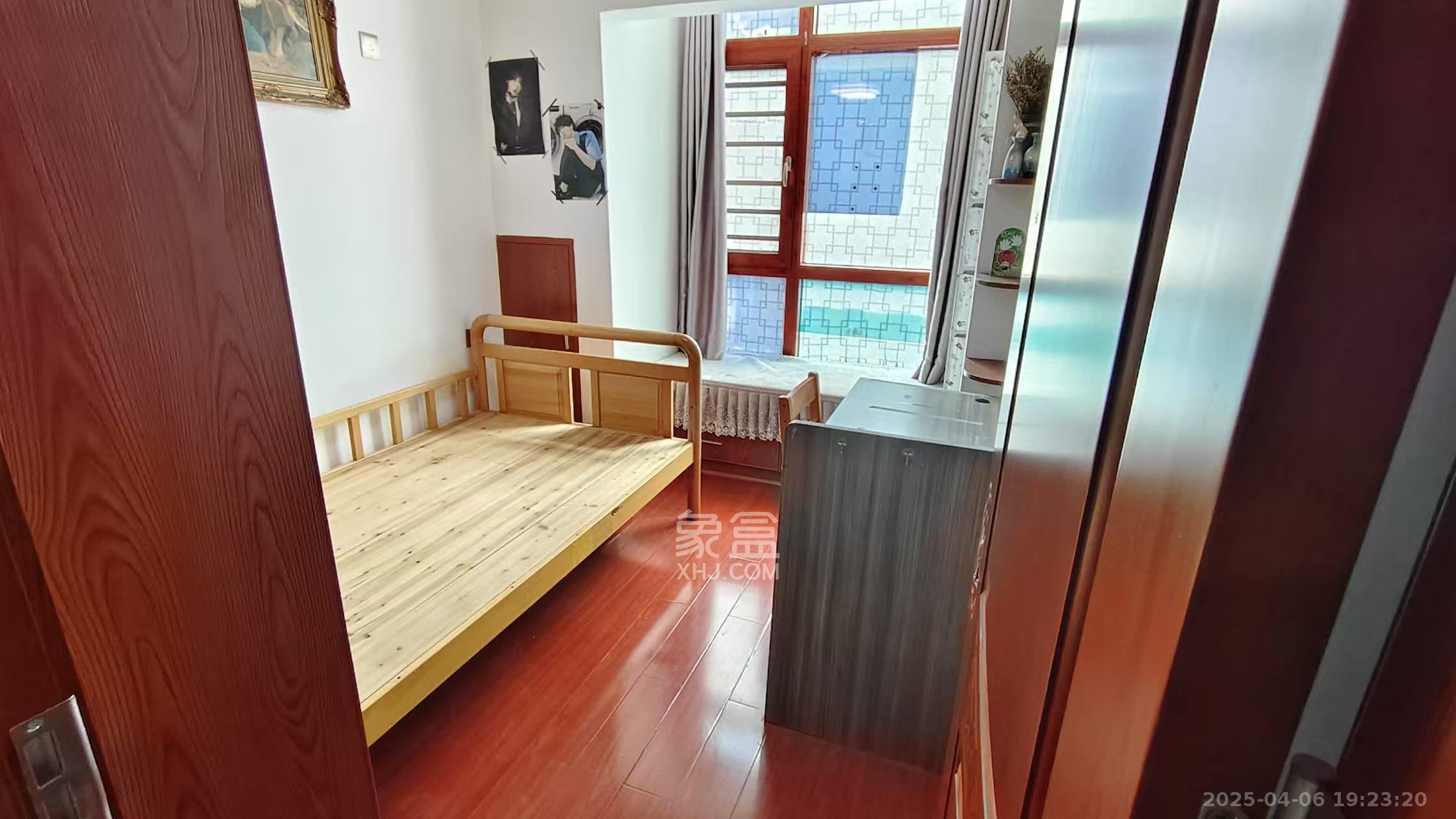 绿地之窗  2室1厅1卫    2000.0元/月室内图