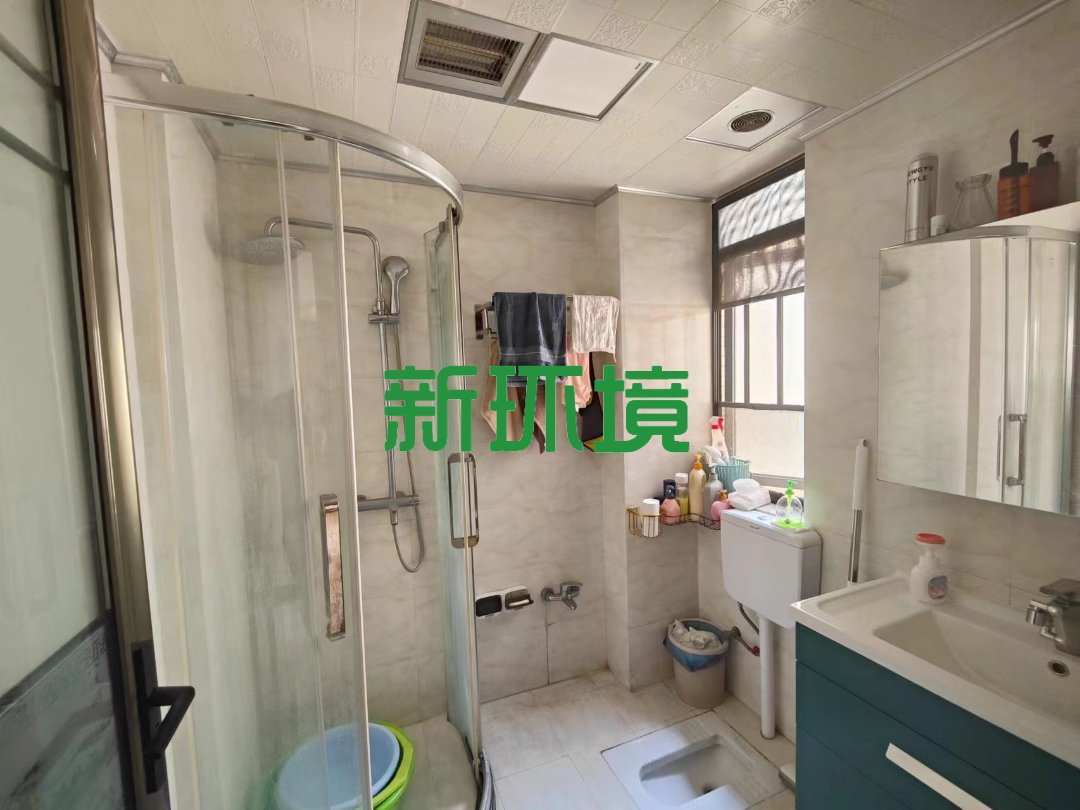 丽景天下一期  3室2厅1卫   69.80万客厅