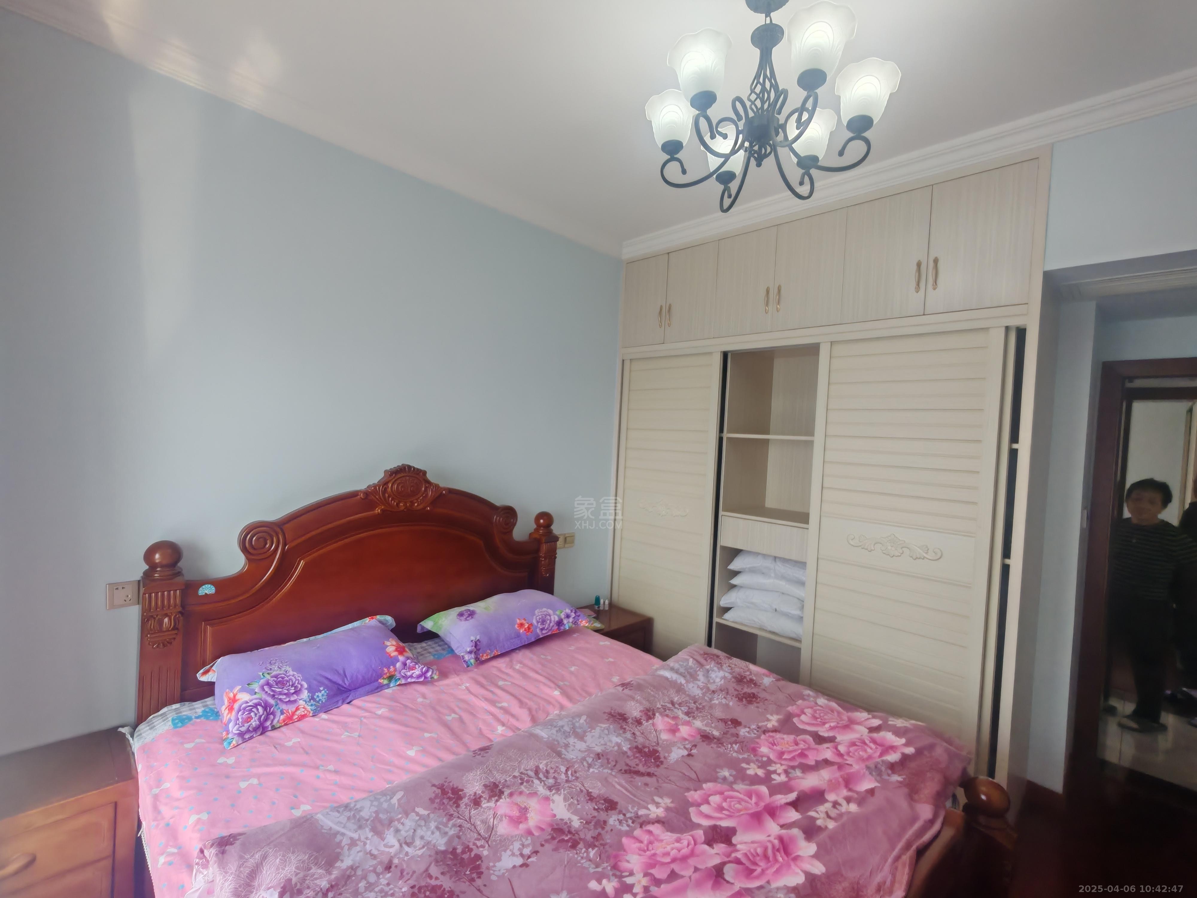 华晨御园 2室2厅1卫 1800.0元/月 华晨御园 2室2厅1卫 1800.0元/月室内图