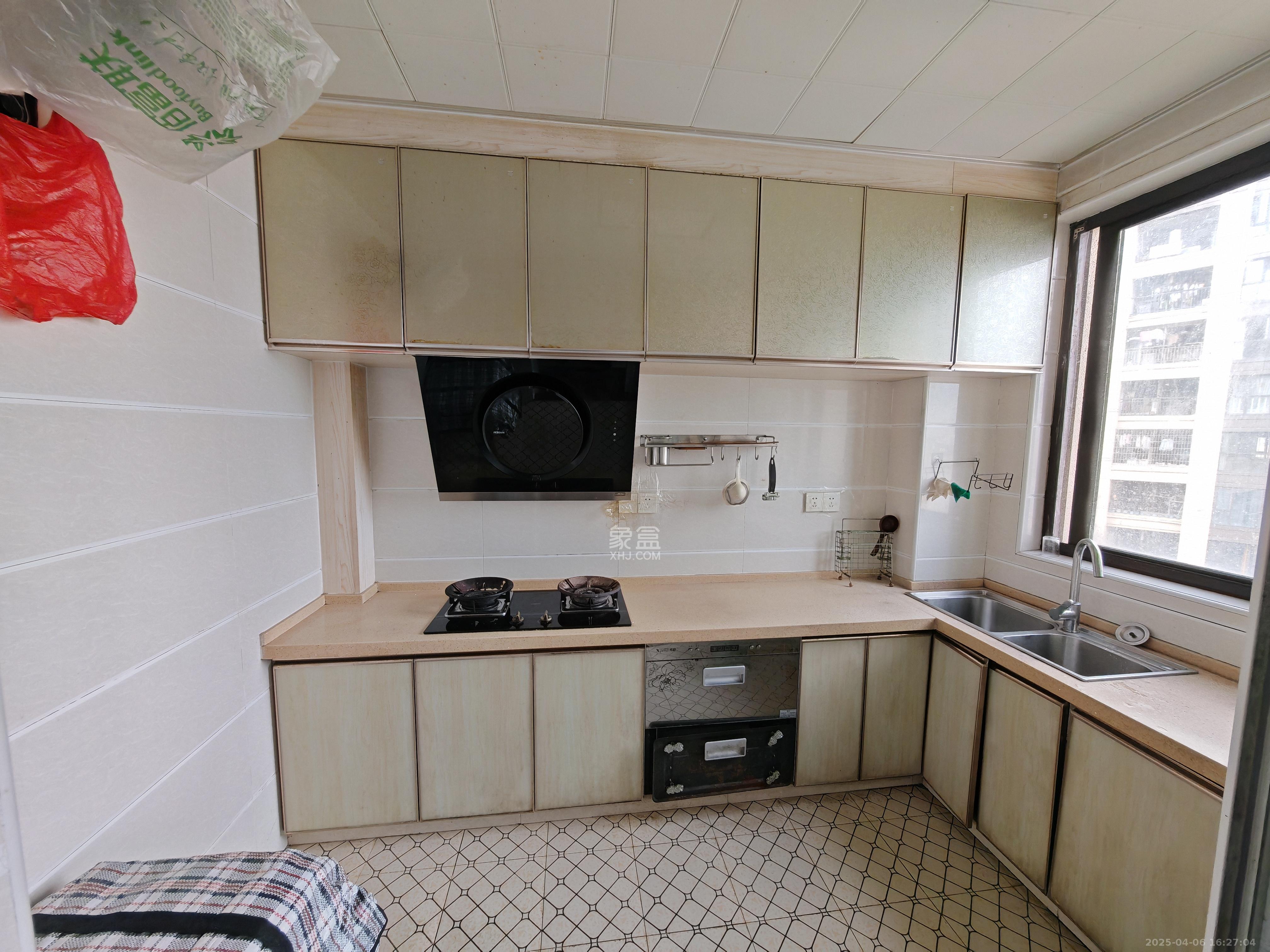 金茂梅溪湖 3室2厅2卫 2800.0元/月 金茂梅溪湖 3室2厅2卫 2800.0元/月室内图