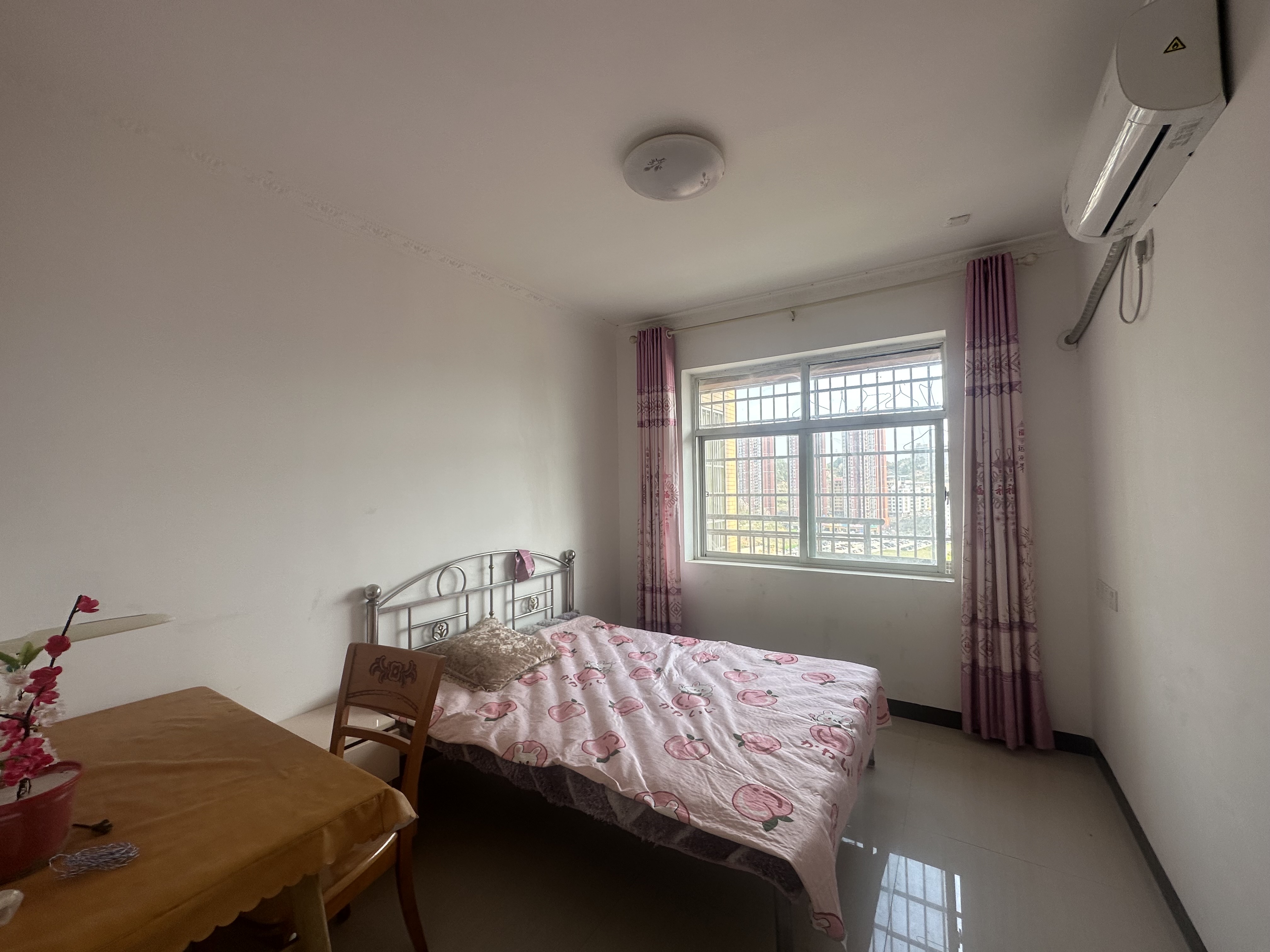 科技创新大厦  3室2厅2卫    76.8万 科技创新大厦  3室2厅2卫    76.8万客厅