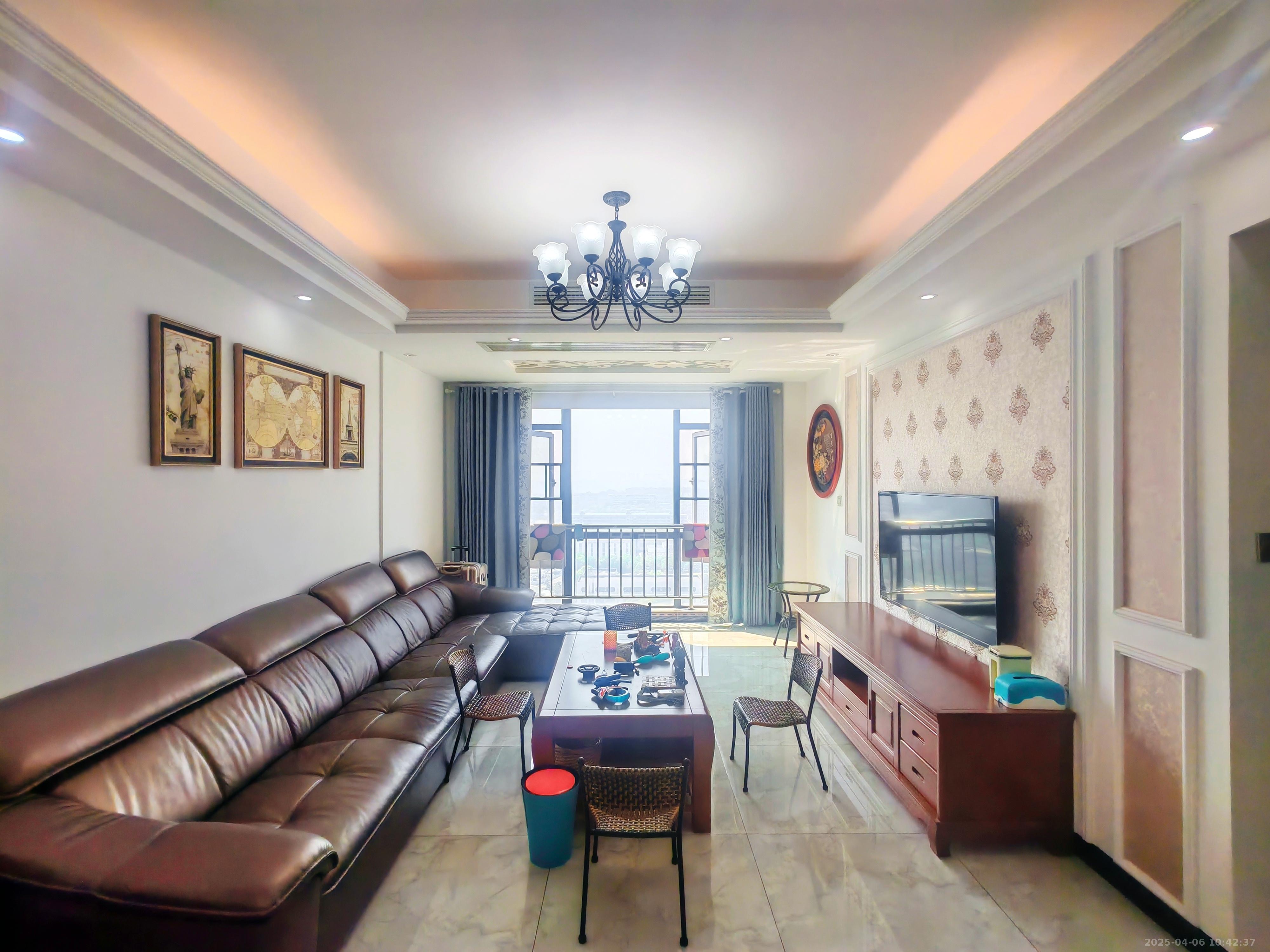 华晨御园 2室2厅1卫 1800.0元/月 华晨御园 2室2厅1卫 1800.0元/月室内图