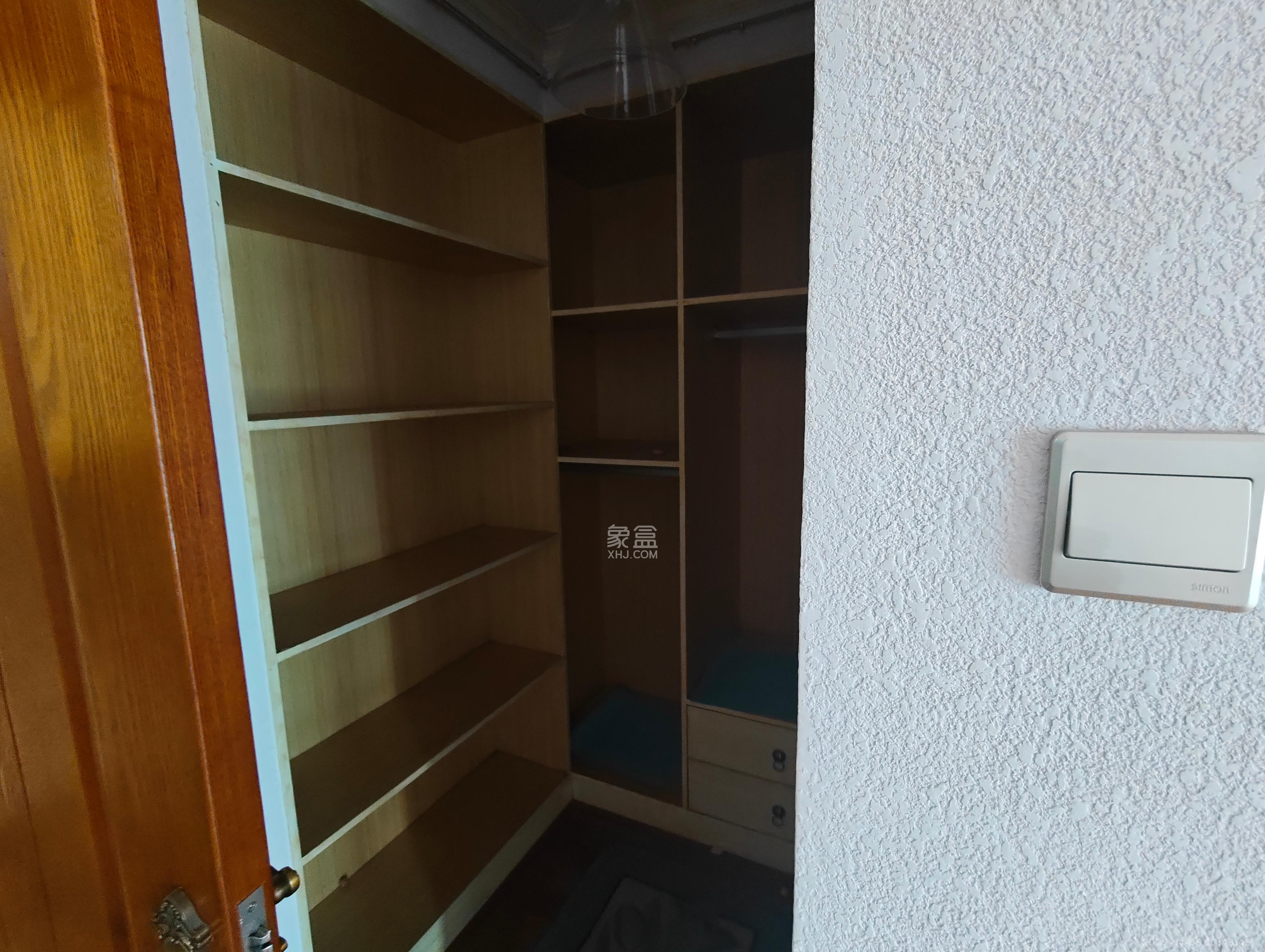 茂华国际湘 3室2厅2卫 3800.0元/月 茂华国际湘 3室2厅2卫 3800.0元/月室内图