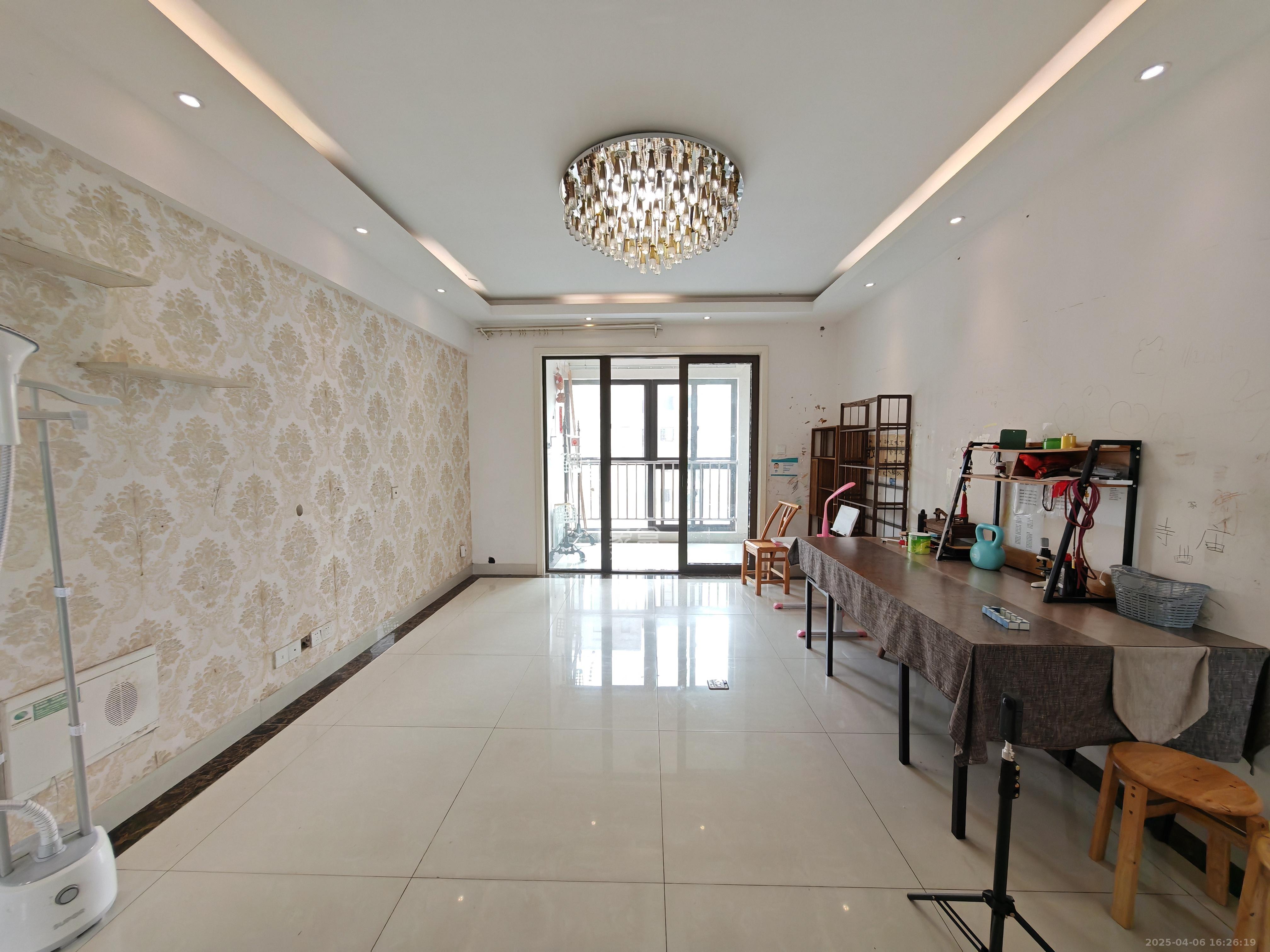 金茂梅溪湖 3室2厅2卫 2800.0元/月 金茂梅溪湖 3室2厅2卫 2800.0元/月室内图