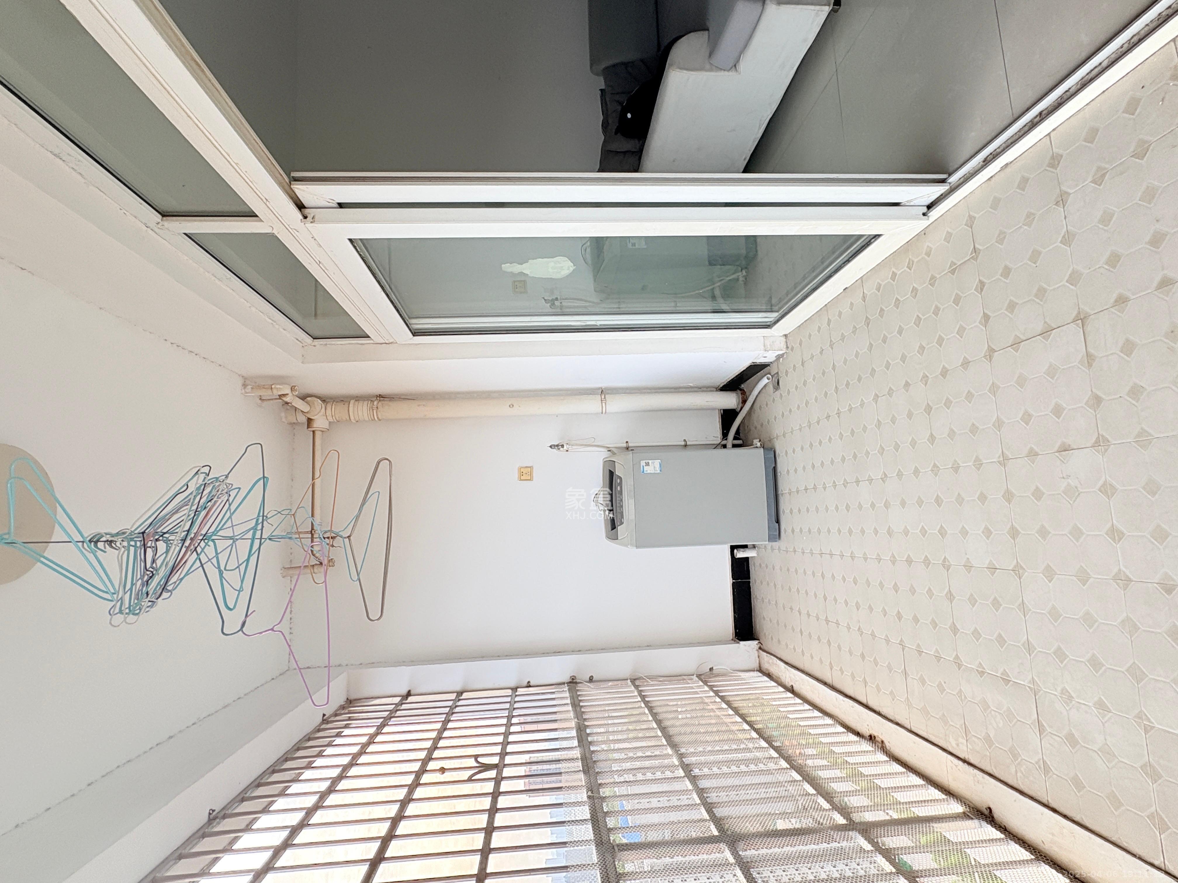 明天一城 1室2厅1卫 1350.0元/月 明天一城 1室2厅1卫 1350.0元/月室内图