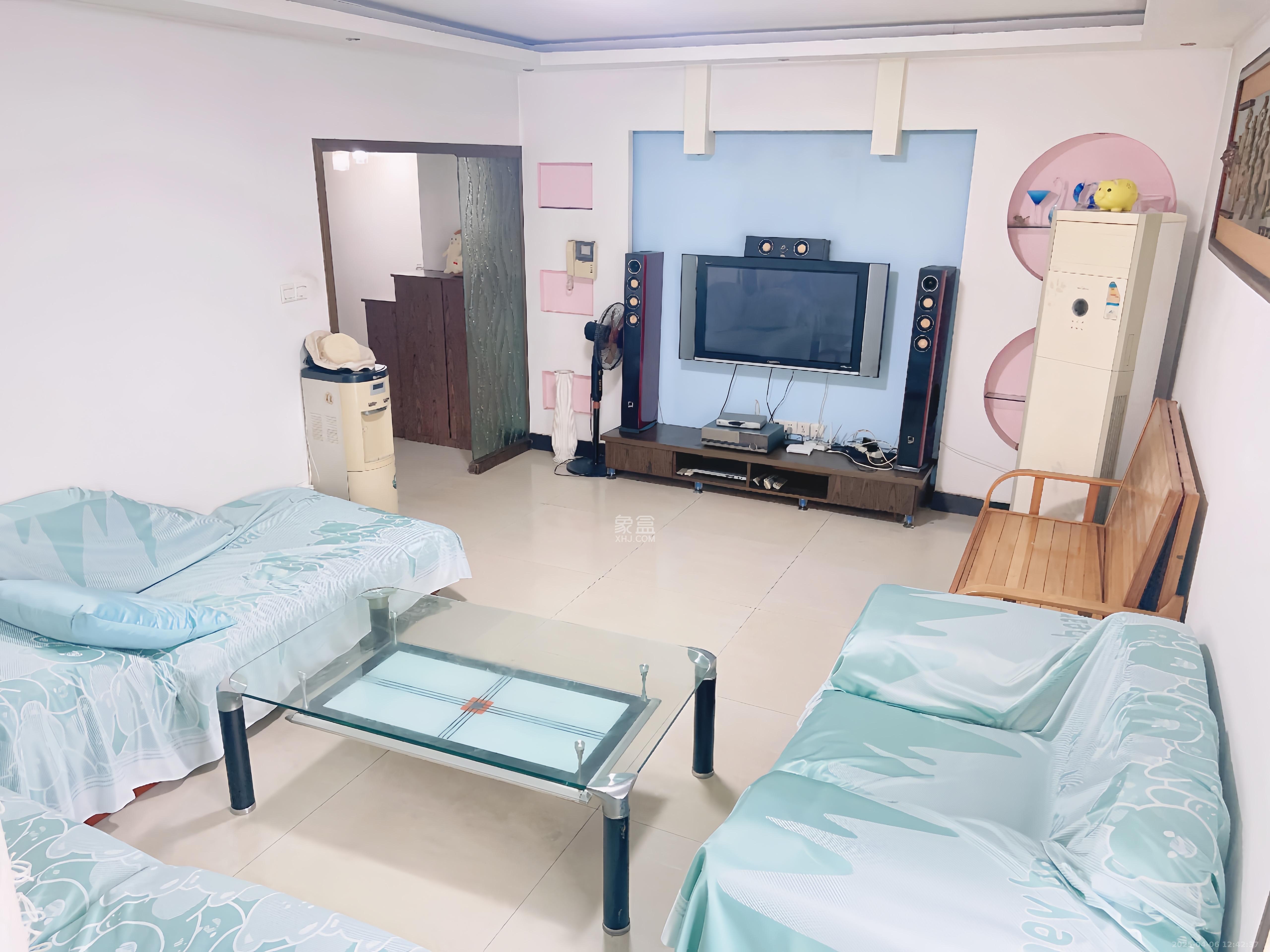 星城名典  3室2厅1卫   2000.00元/月