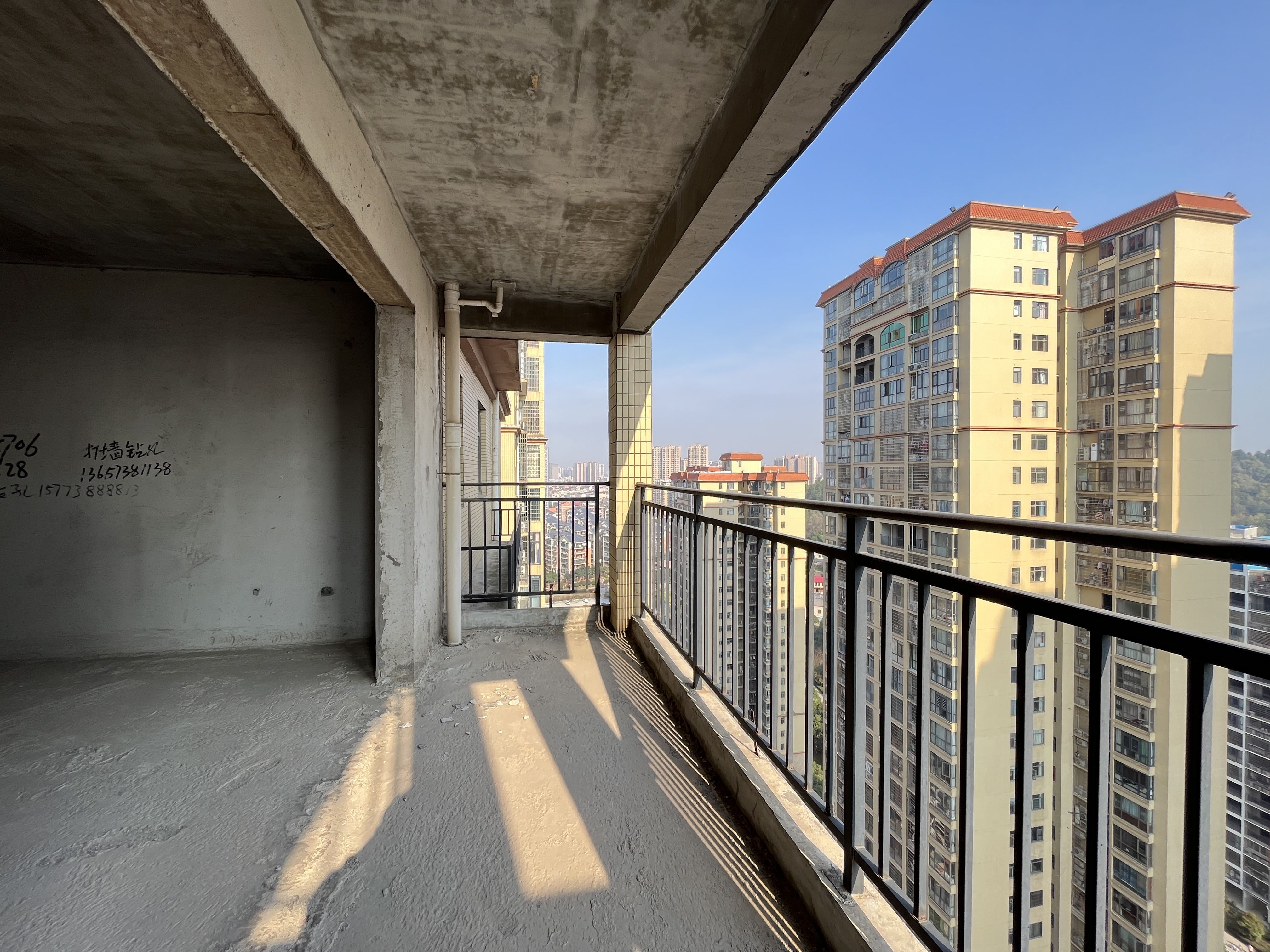 吉星金融广场(牡丹园) 1室0厅0卫 90.0万 吉星金融广场(牡丹园) 1室0厅0卫 90.0万客厅