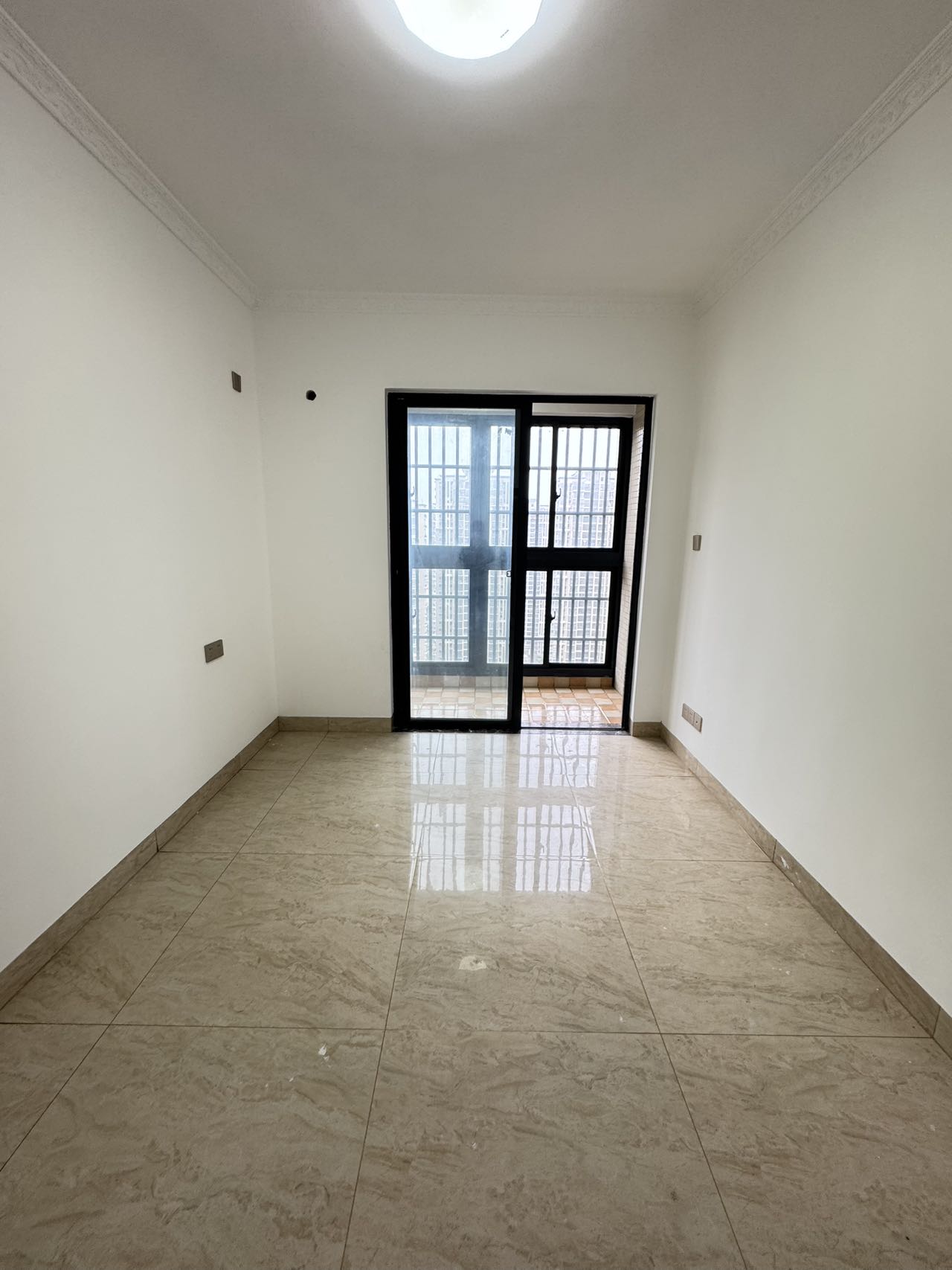 五源河公寓B区 3室2厅2卫 185.0万 五源河公寓B区 3室2厅2卫 185.0万室内图