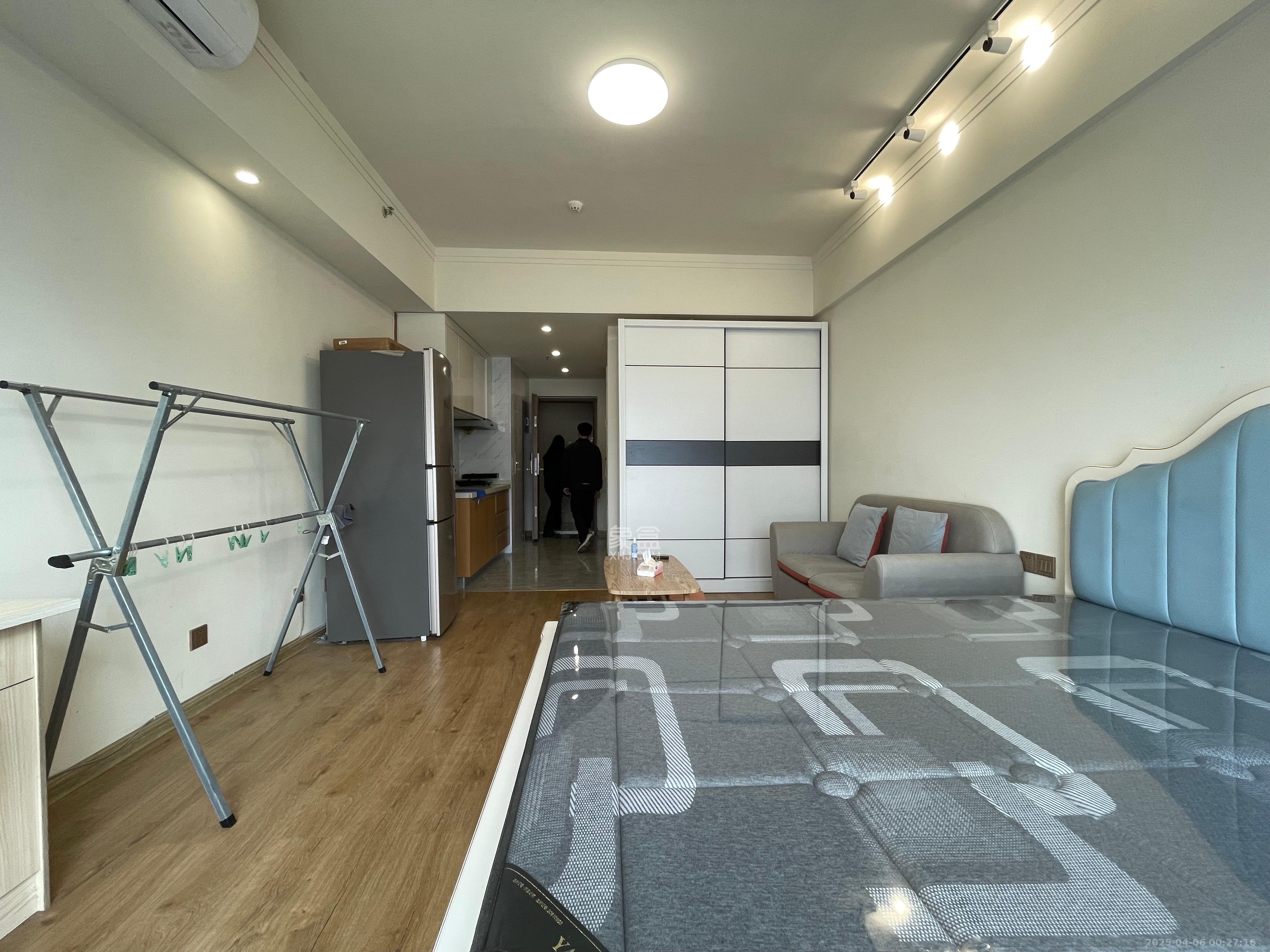 中交广场公寓  1室1厅1卫   1750.00元/月室内图