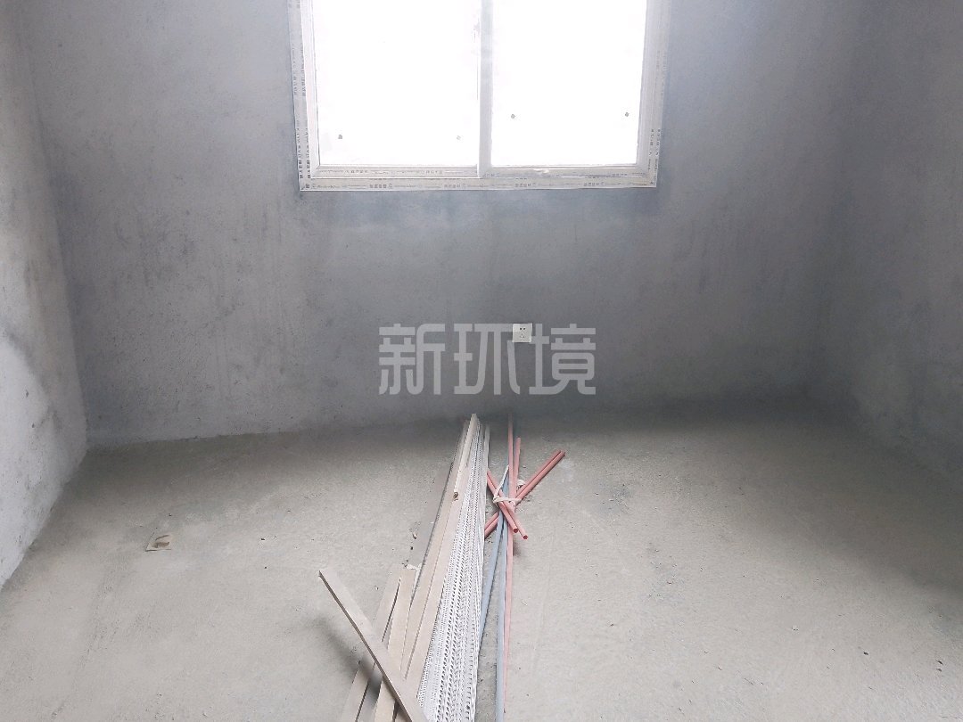 万众商住楼  3室2厅2卫   81.80万客厅