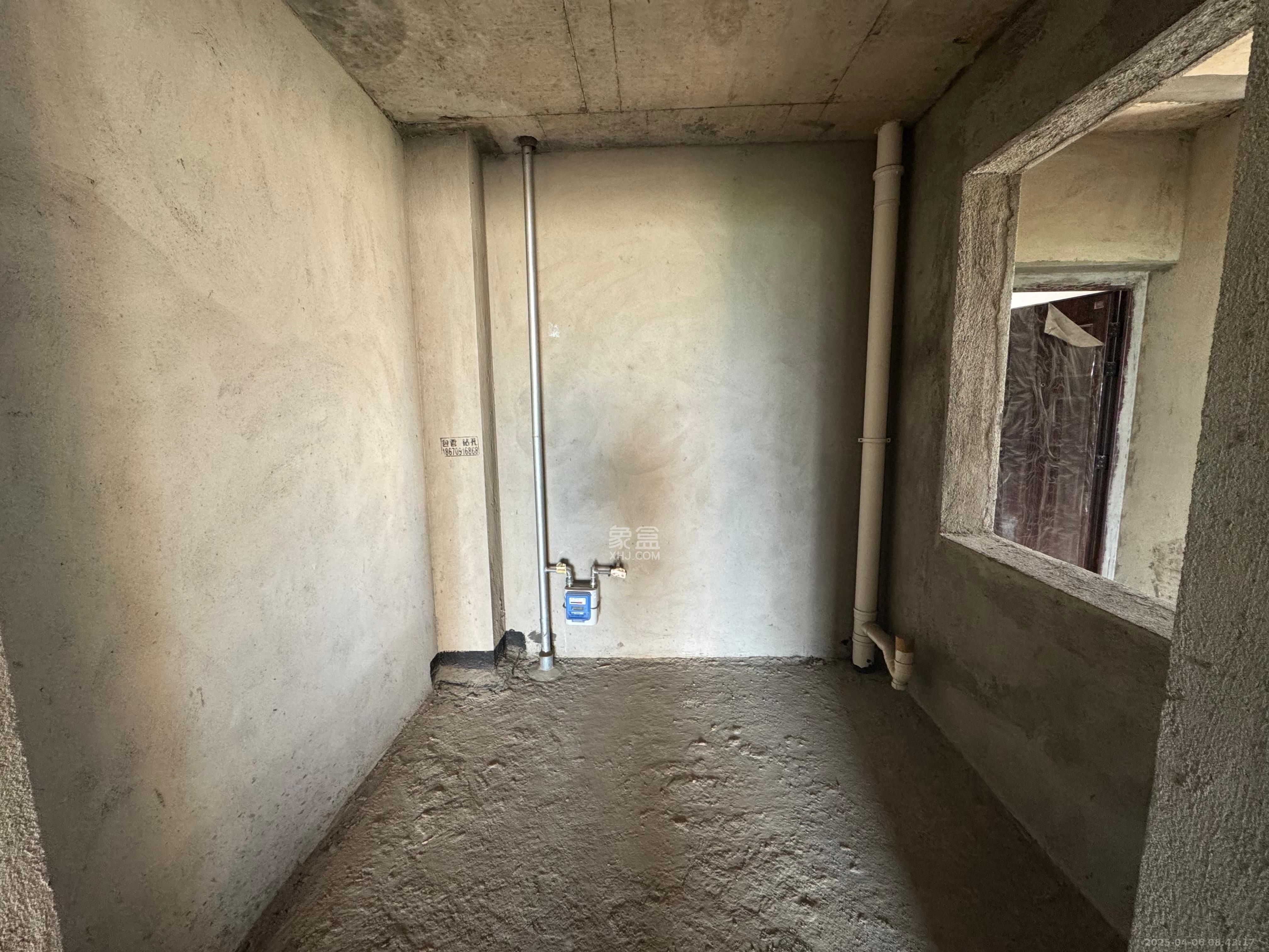 骏景豪庭  3室2厅2卫    53.8万 骏景豪庭  3室2厅2卫    53.8万客厅