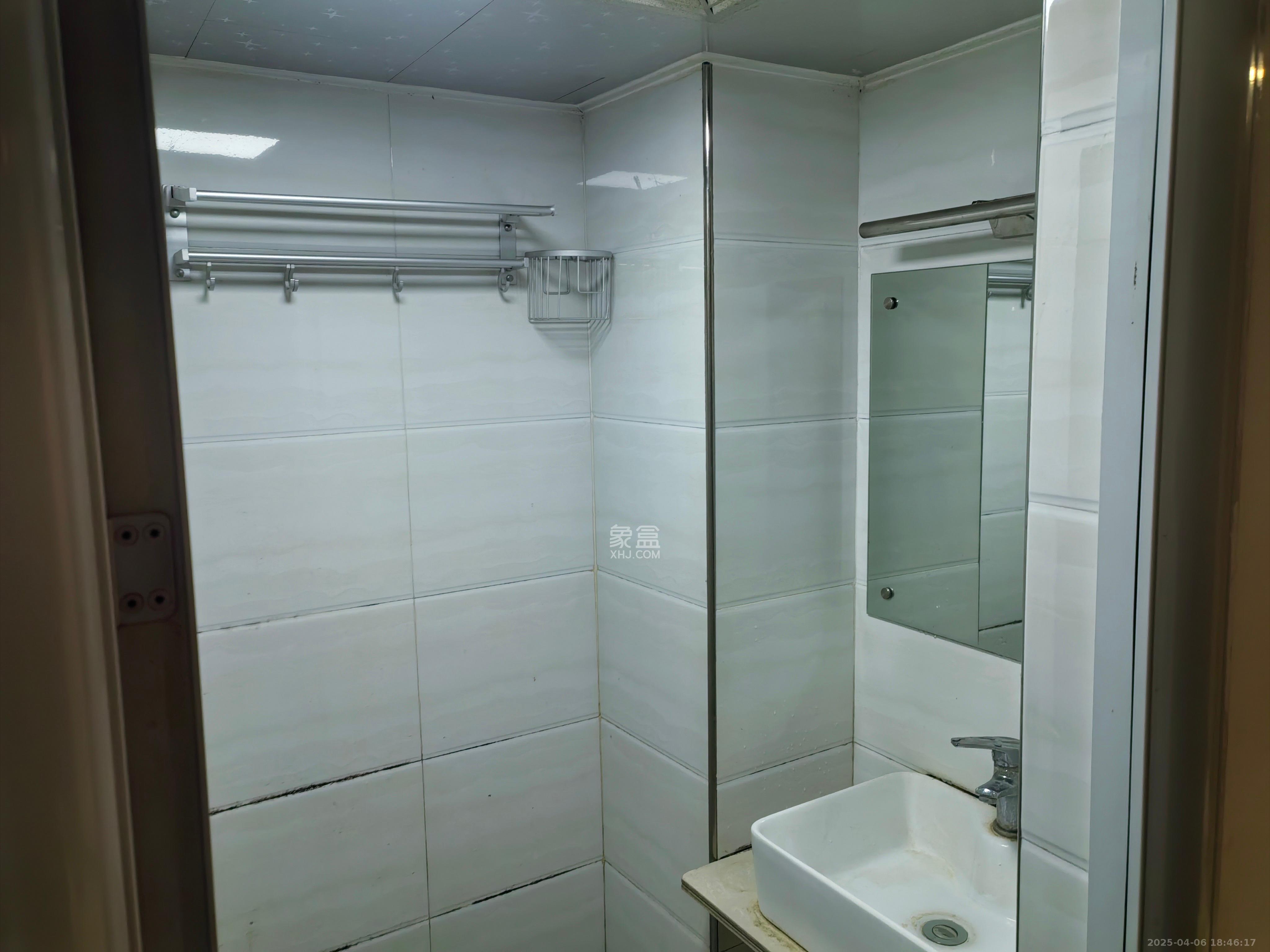 保利麓谷林语I区  1室1厅1卫   1100.00元/月室内图