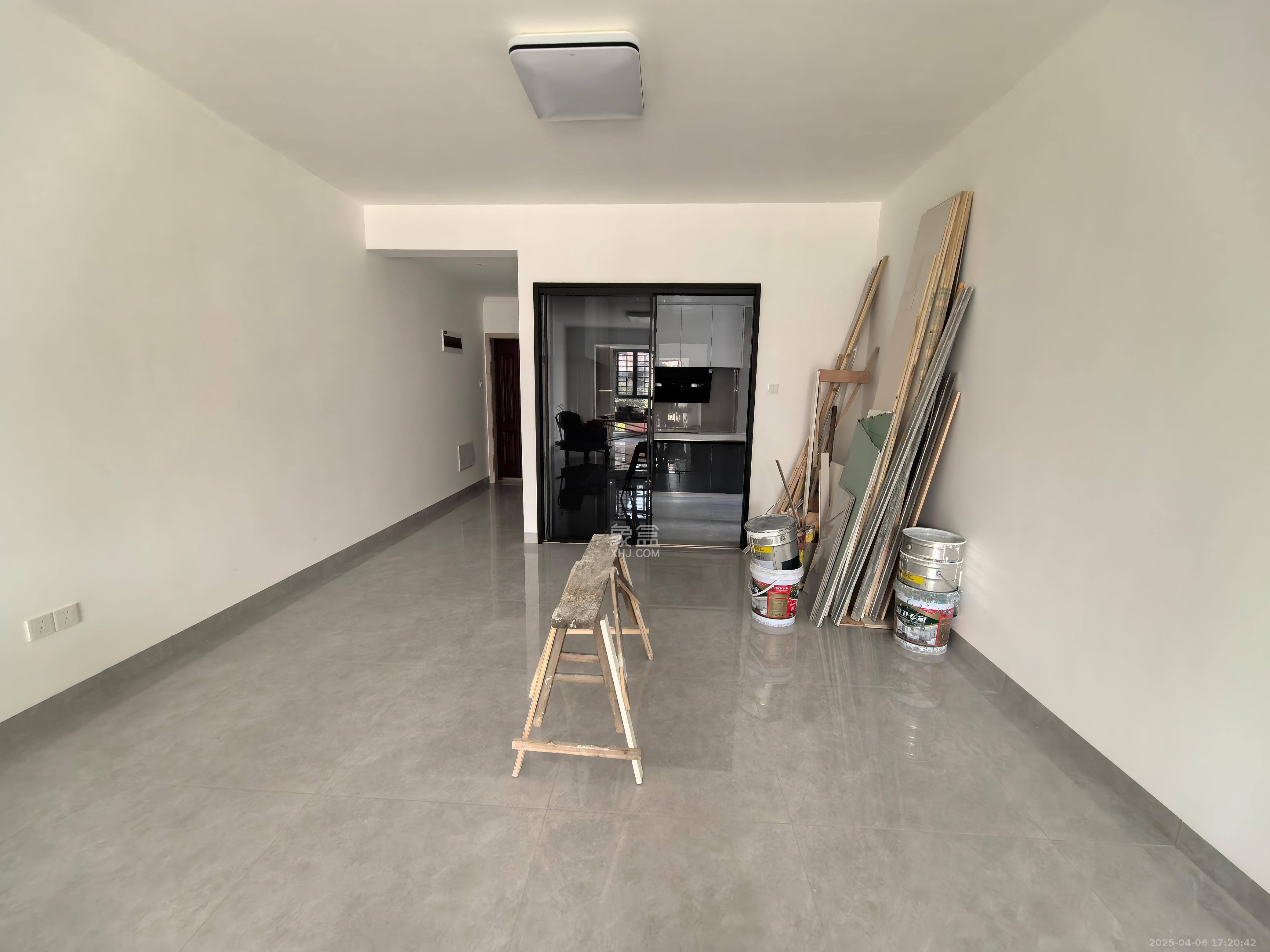 先锋新宇  3室2厅2卫   2500.00元/月室内图