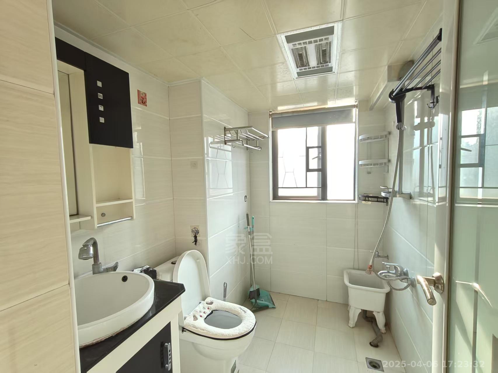 恒瑞雅园 2室2厅1卫 1700.0元/月 恒瑞雅园 2室2厅1卫 1700.0元/月室内图